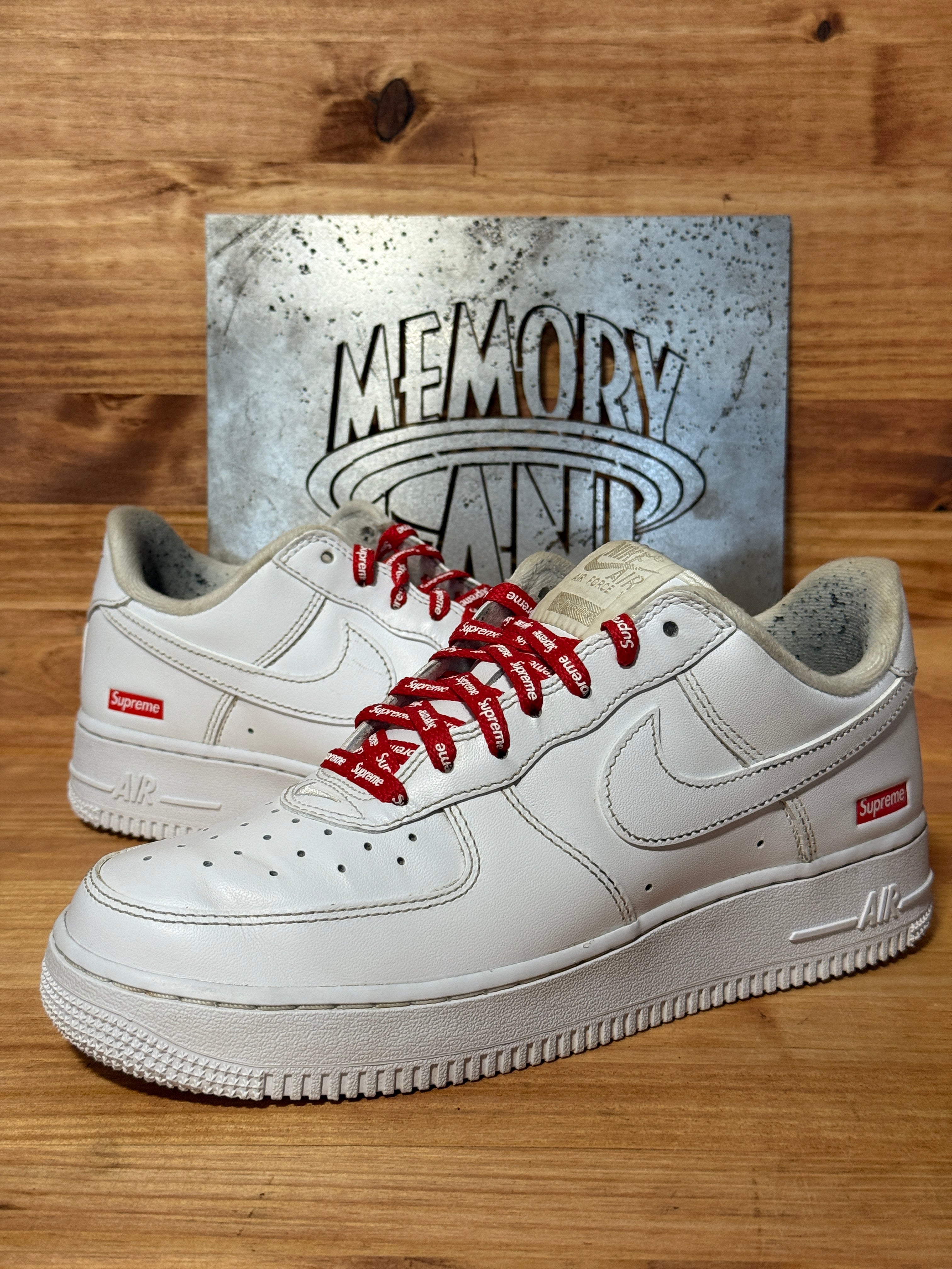 Nike Air Force 1 Low Supreme White