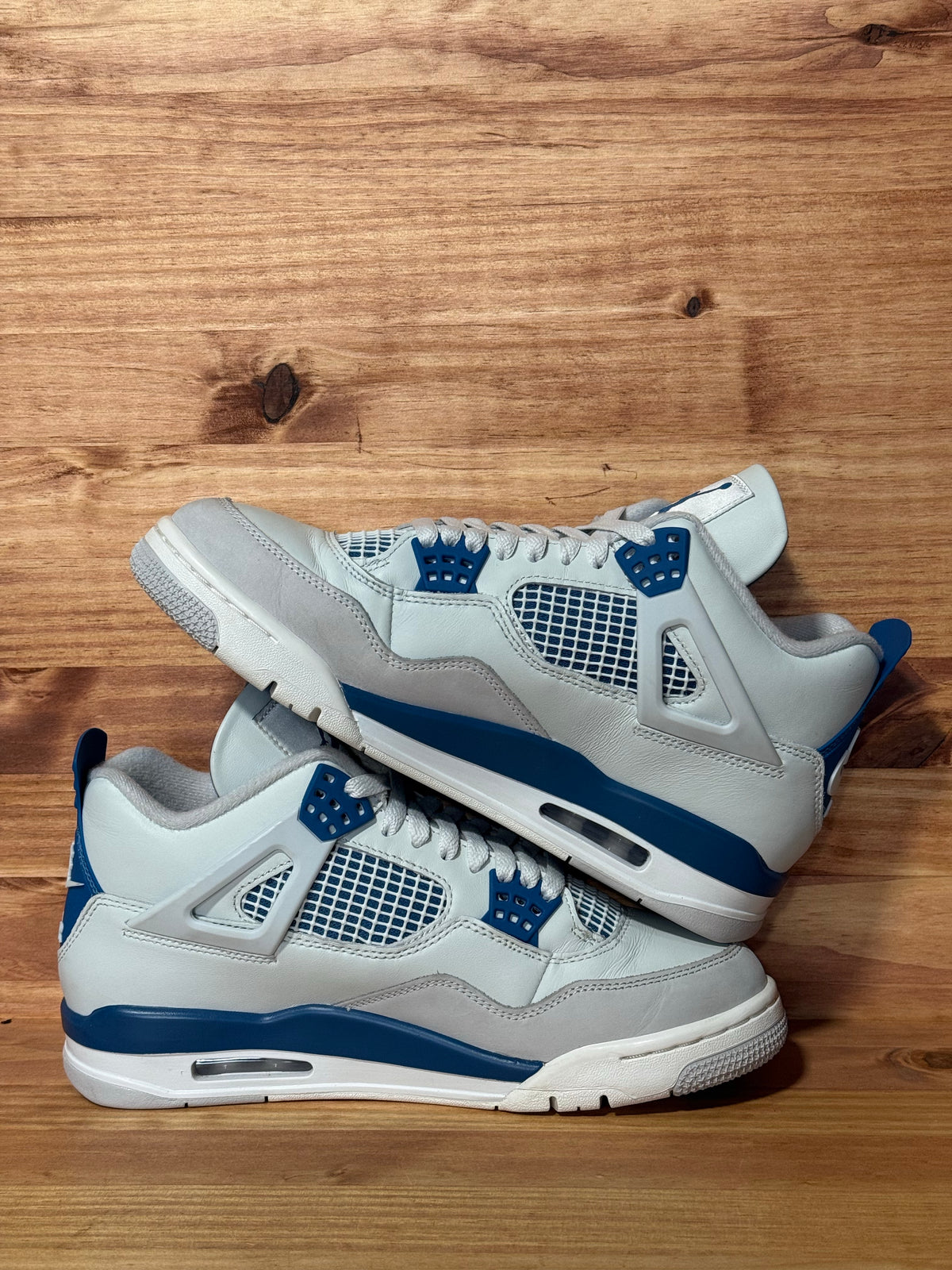Jordan 4 Retro Military Blue (2024)