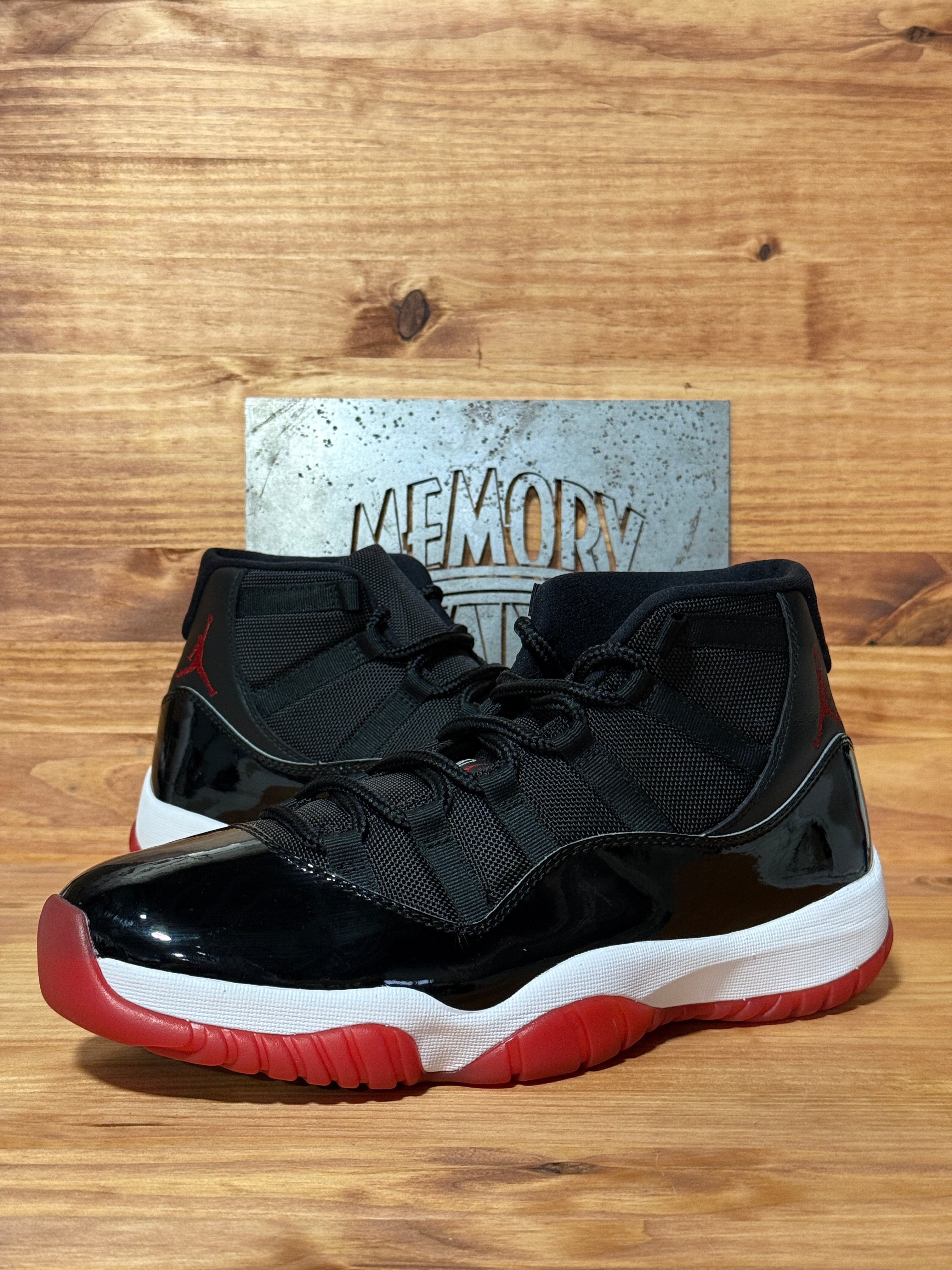Jordan 11 Retro Playoffs Bred (2019)