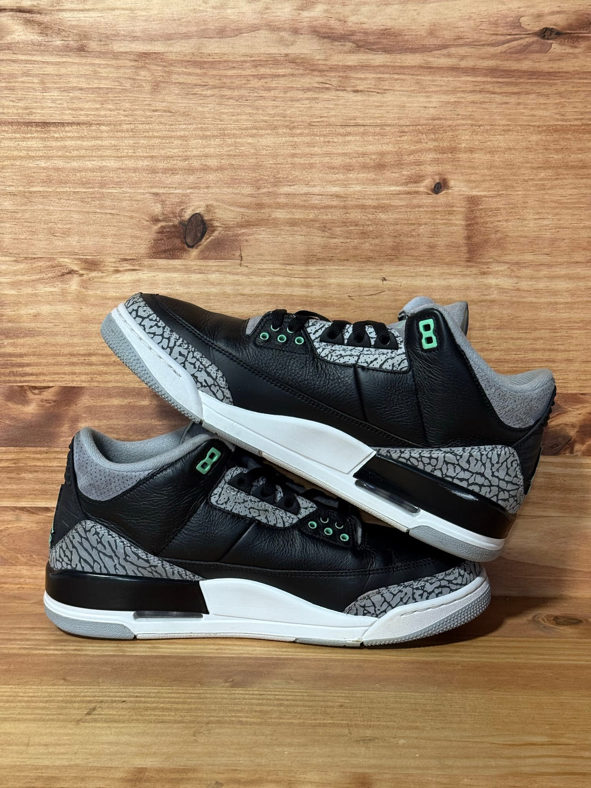Jordan 3 Retro Green Glow - Size 11