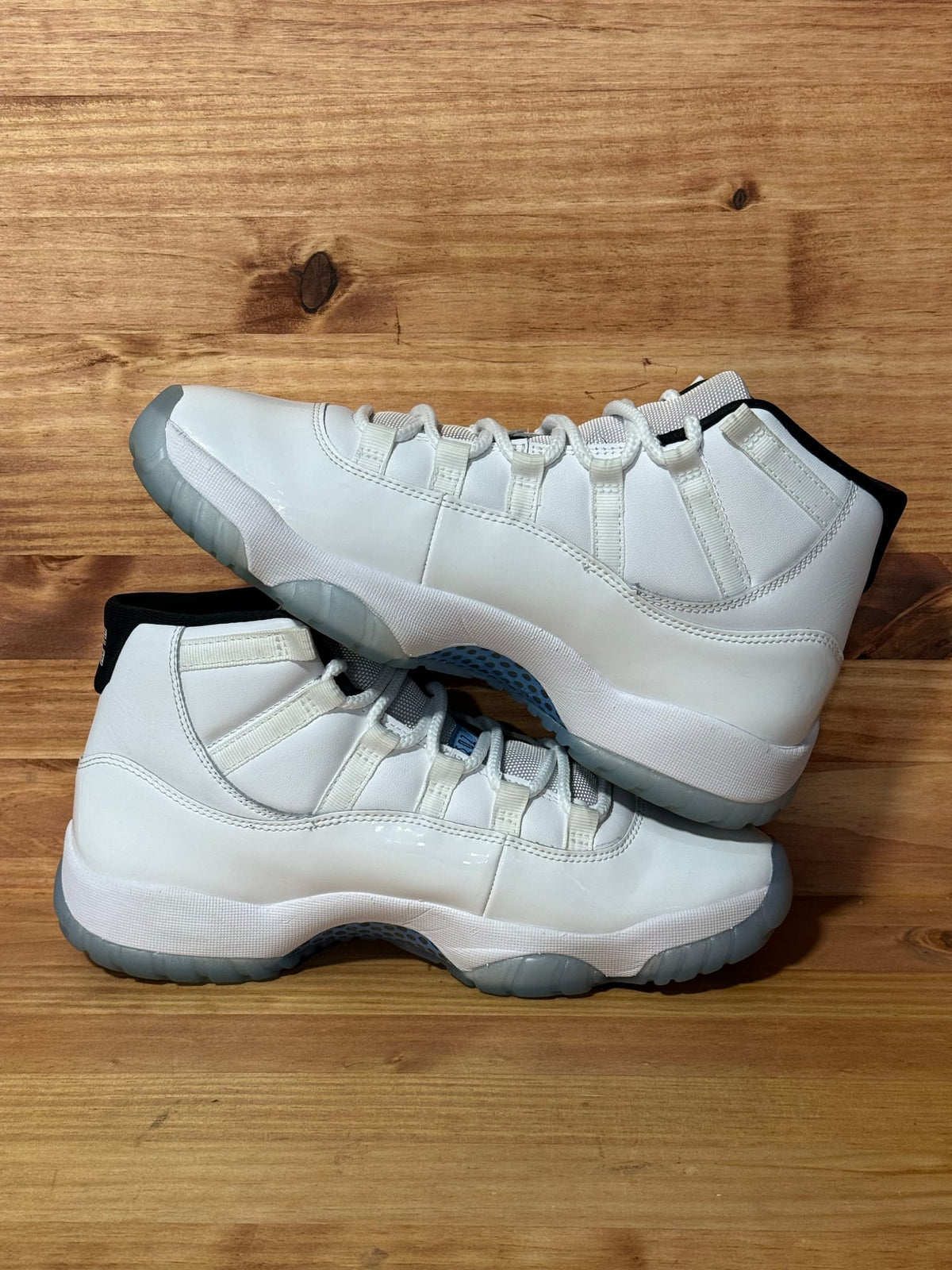 Jordan 11 Retro Legend Blue (2024) - Size 9.5