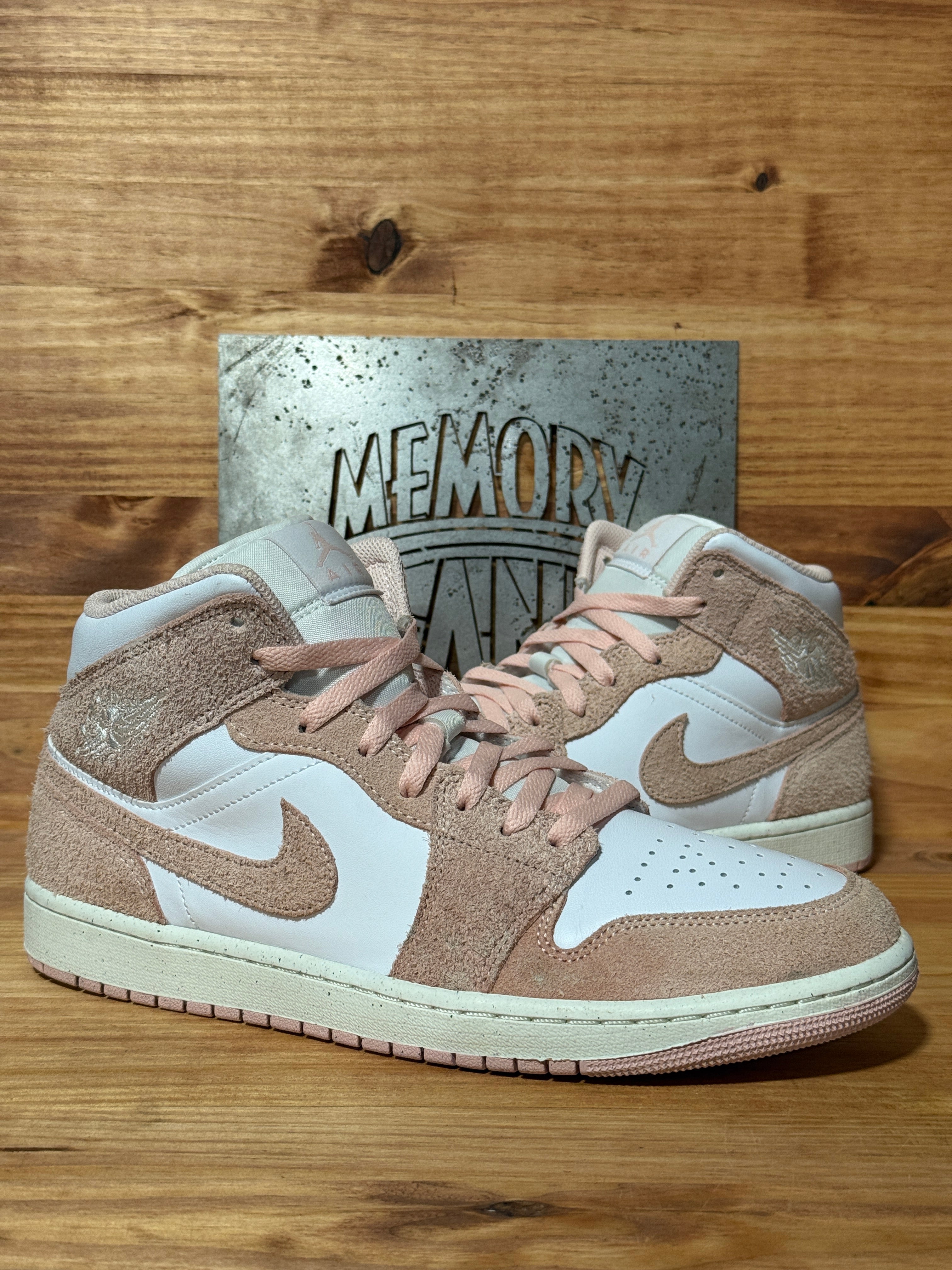 Jordan 1 Mid SE Legend Pink