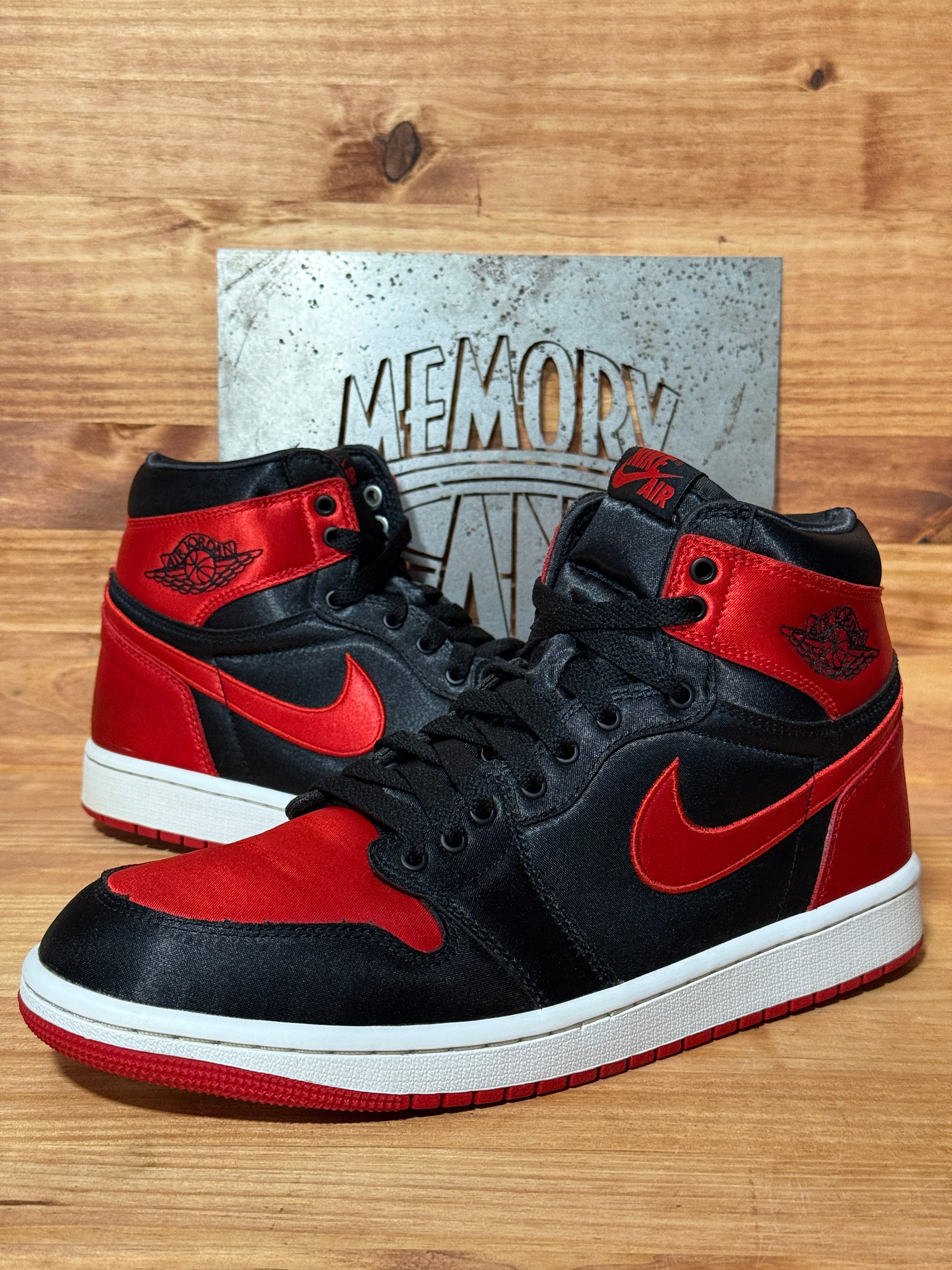 Jordan 1 Retro High OG Satin Bred (Women's)