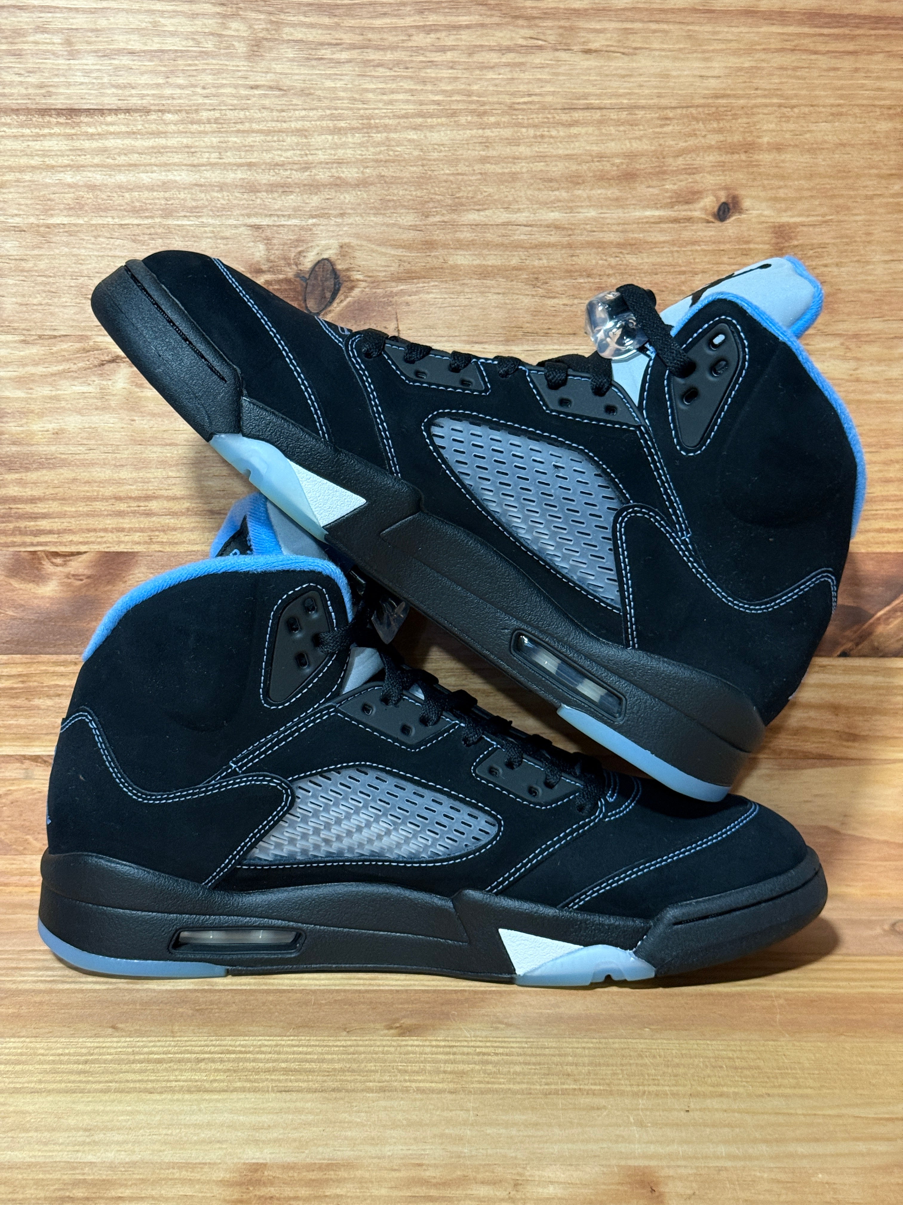 Jordan 5 Retro Black University Blue (2026)
