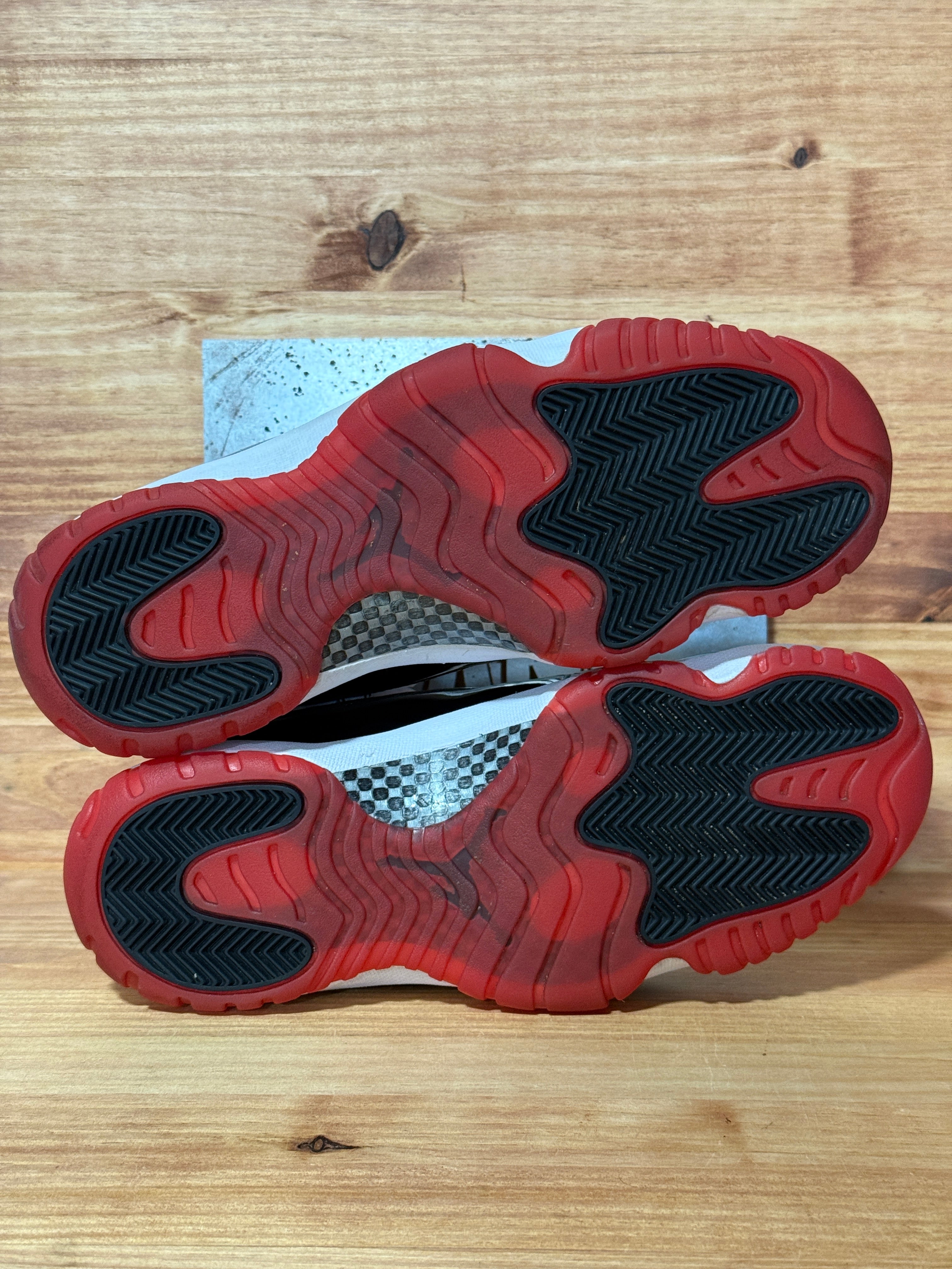 Jordan 11 Retro Low Concord Bred