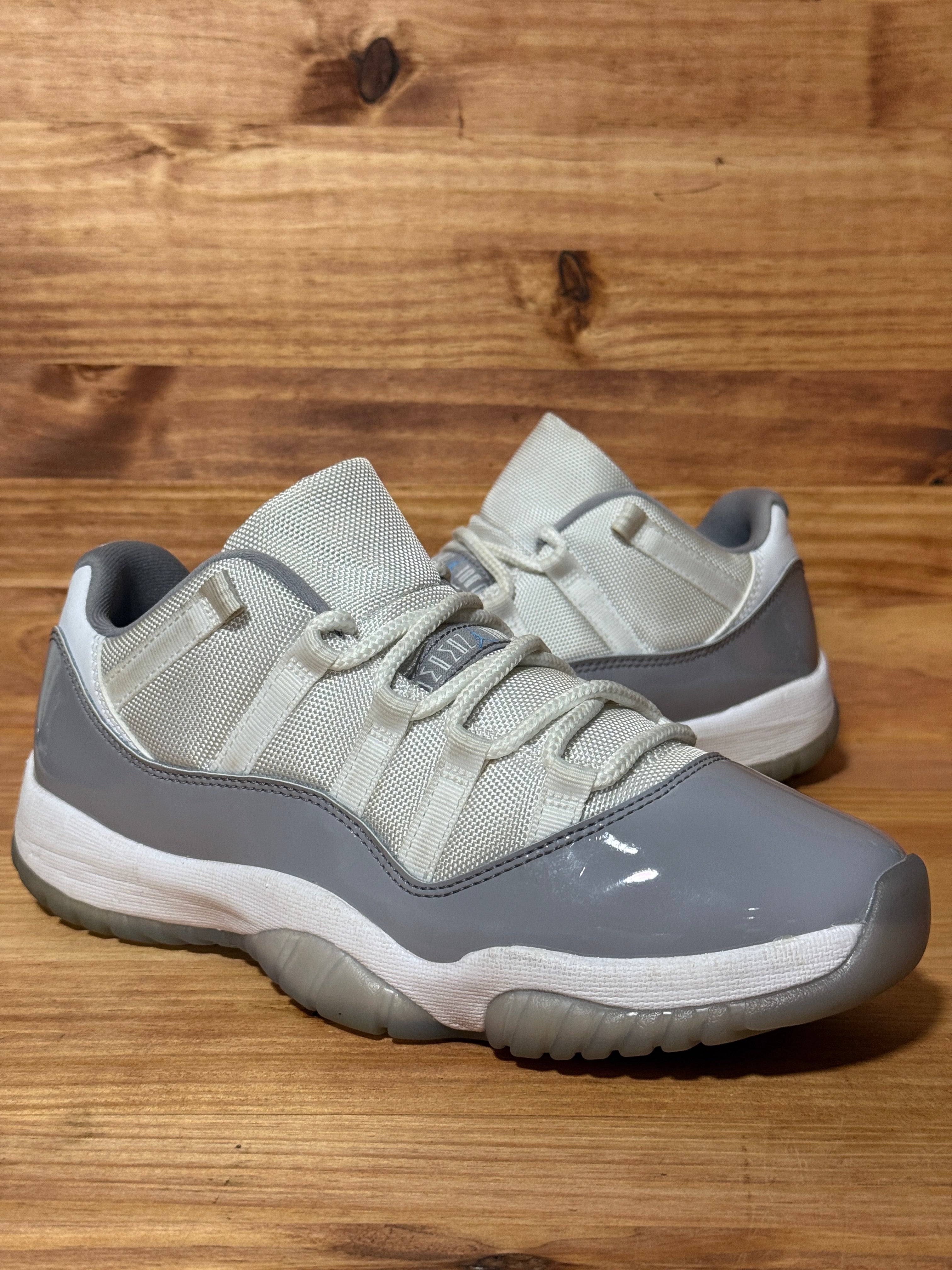 Jordan 11 Retro Low Cement Grey