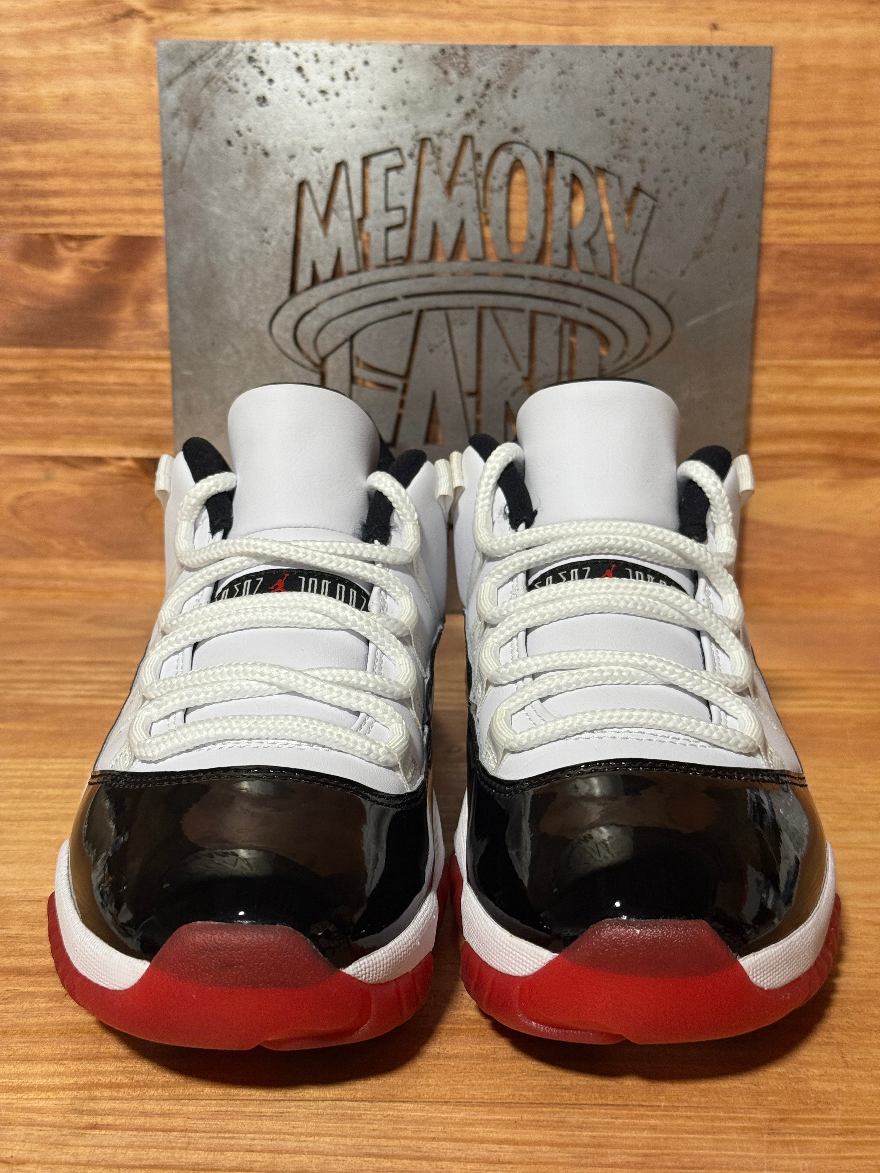 Jordan 11 Retro Low Concord Bred