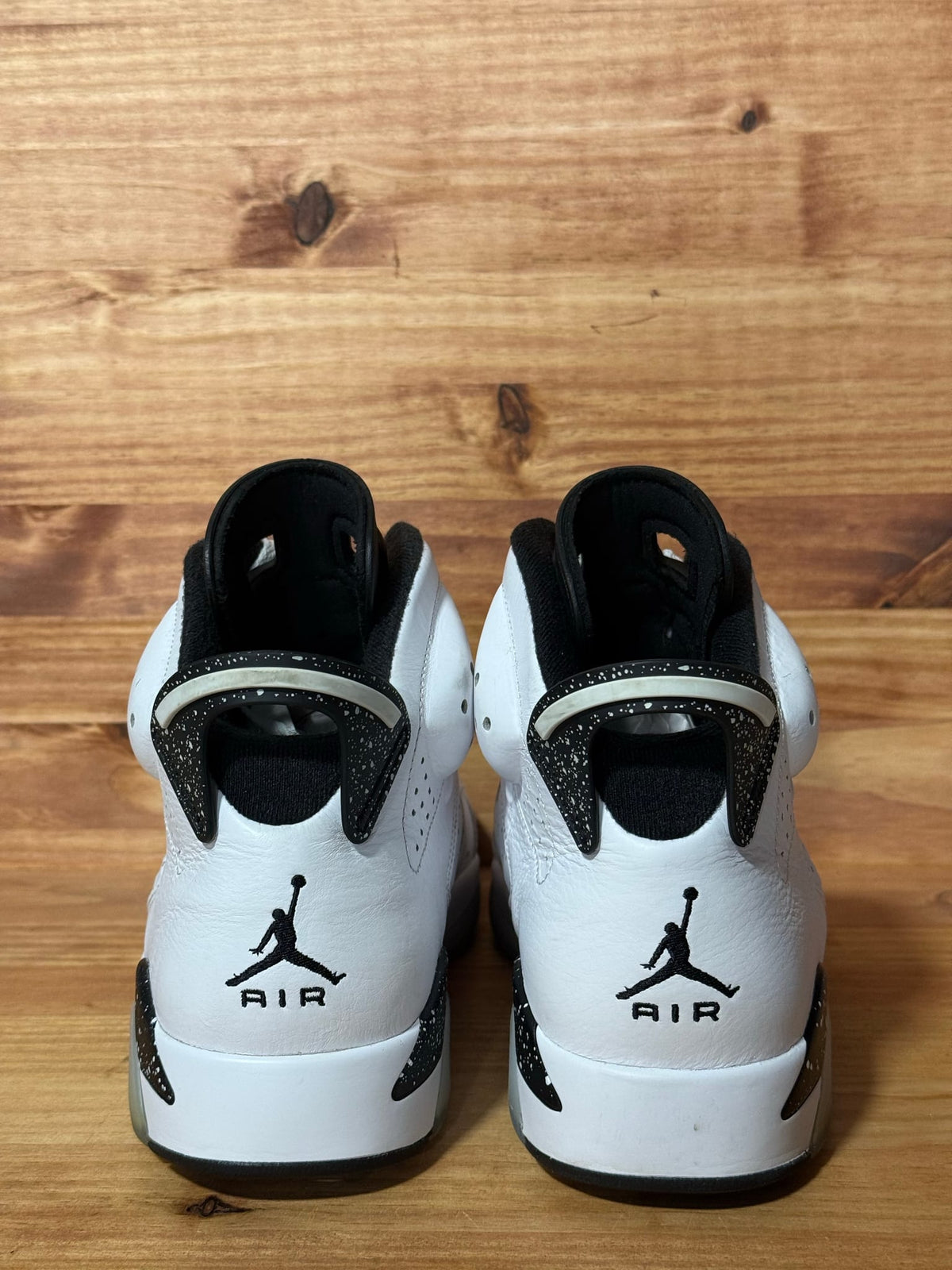 Jordan 6 Retro Reverse Oreo - Size 11