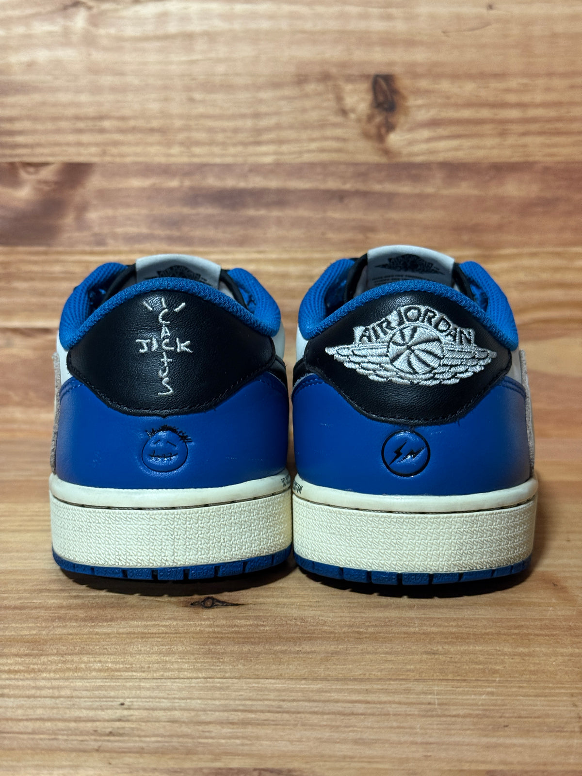 Jordan 1 Retro Low OG SP Fragment x Travis Scott