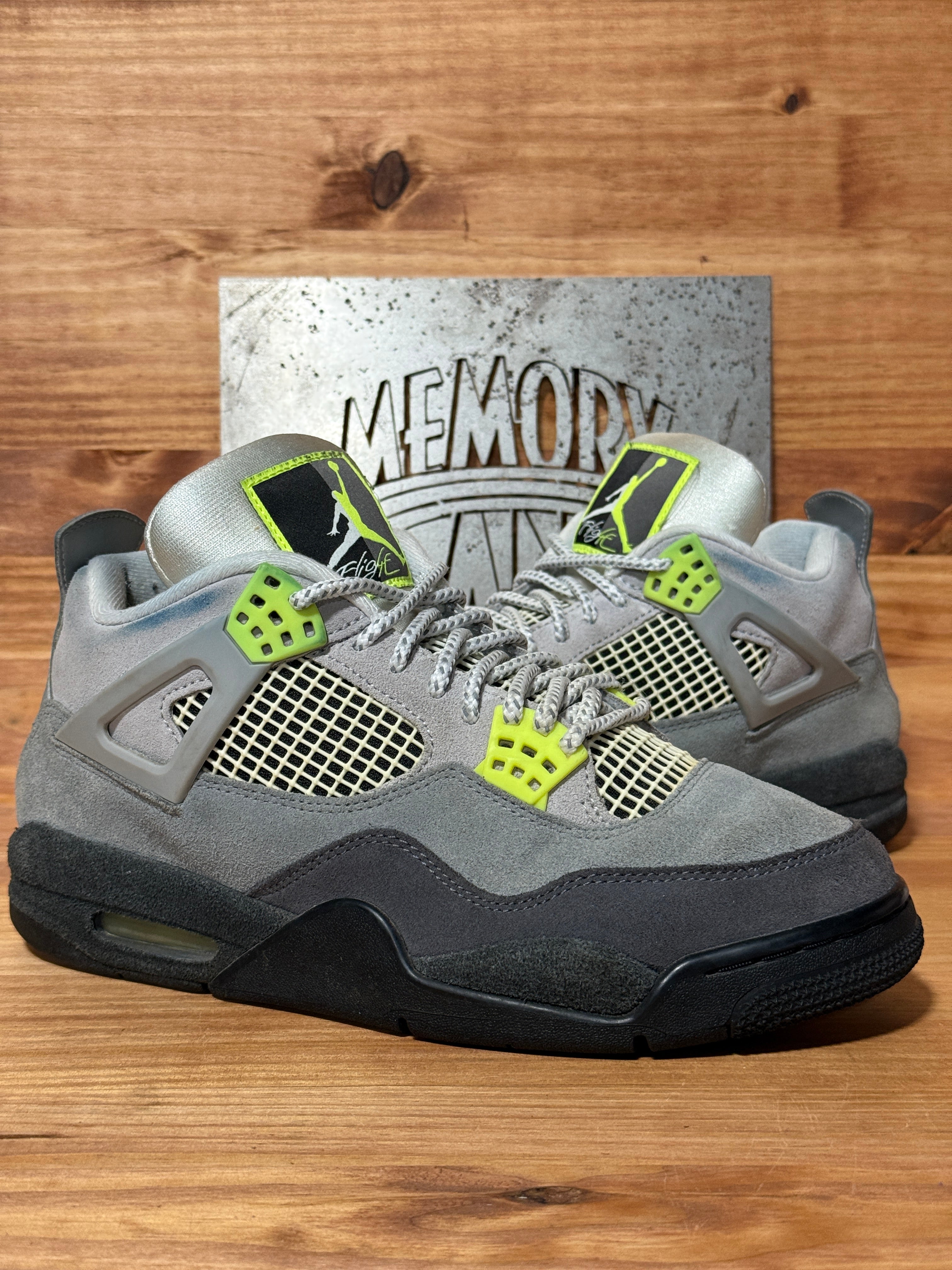 Jordan 4 Retro SE 95 Neon