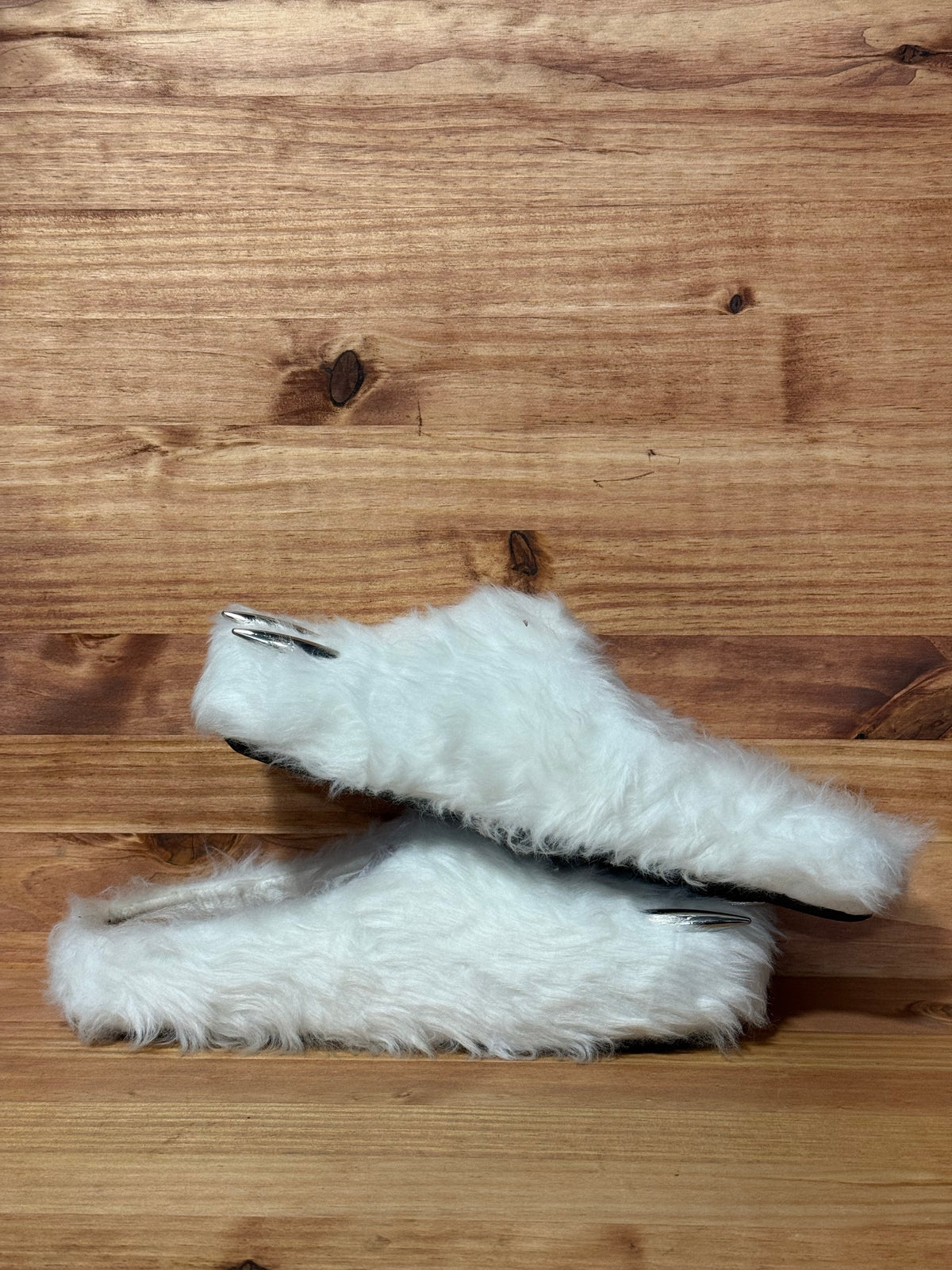 Bravest Studios Bear Claw Mule White