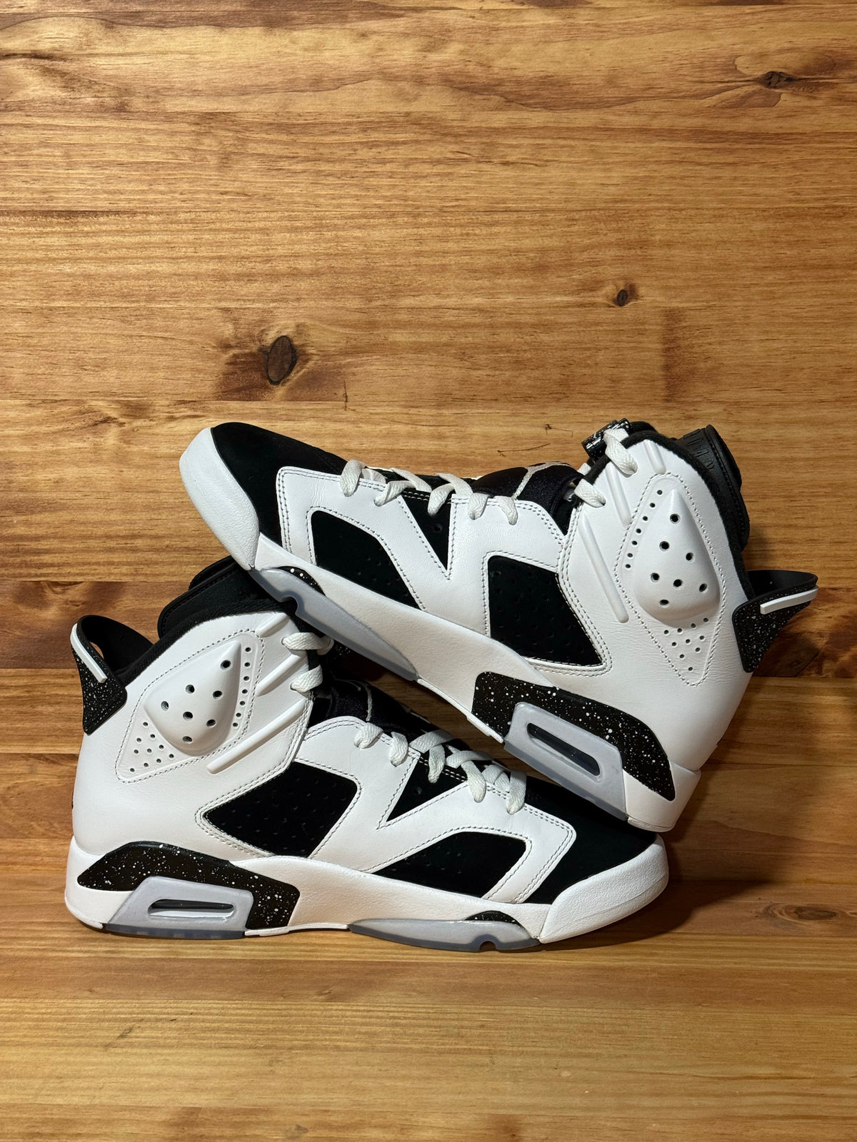 Jordan 6 Retro Oreo (2026) - Size 9
