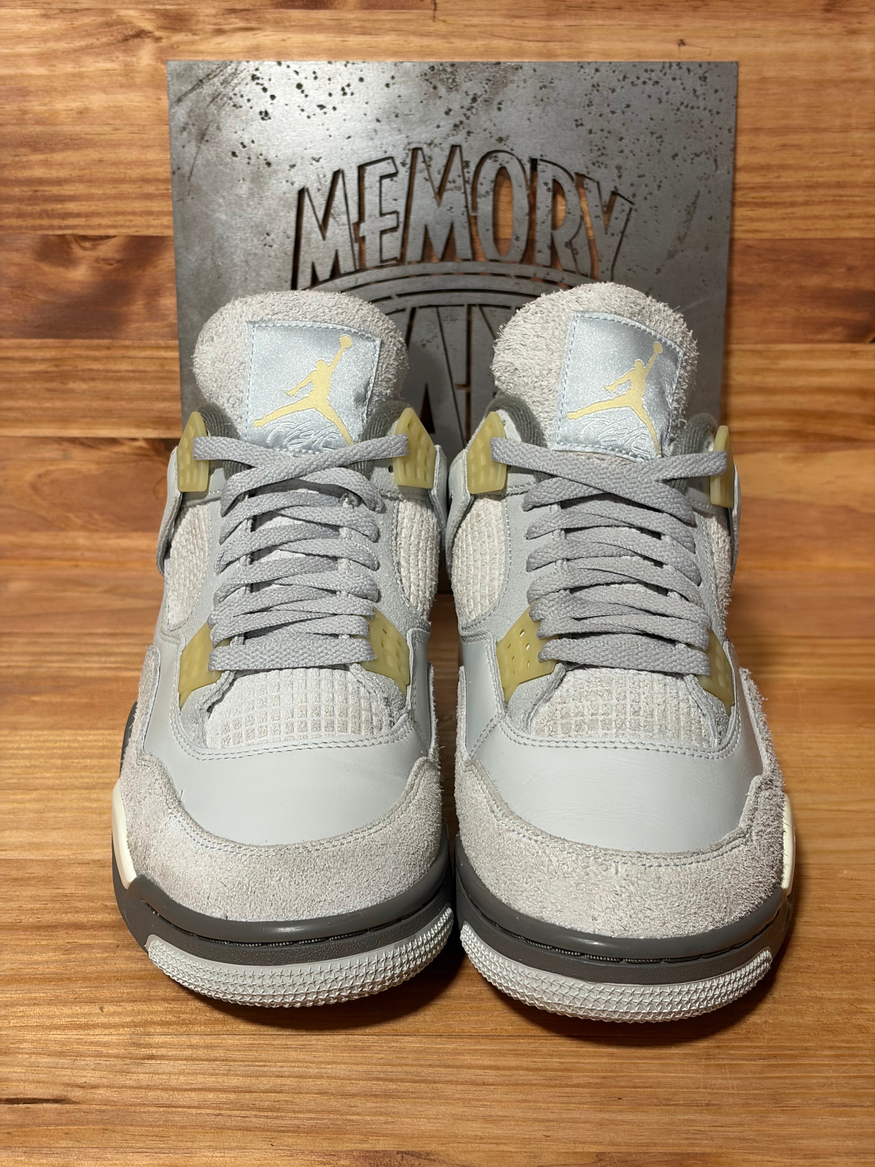 Jordan 4 Retro SE Craft Photon Dust