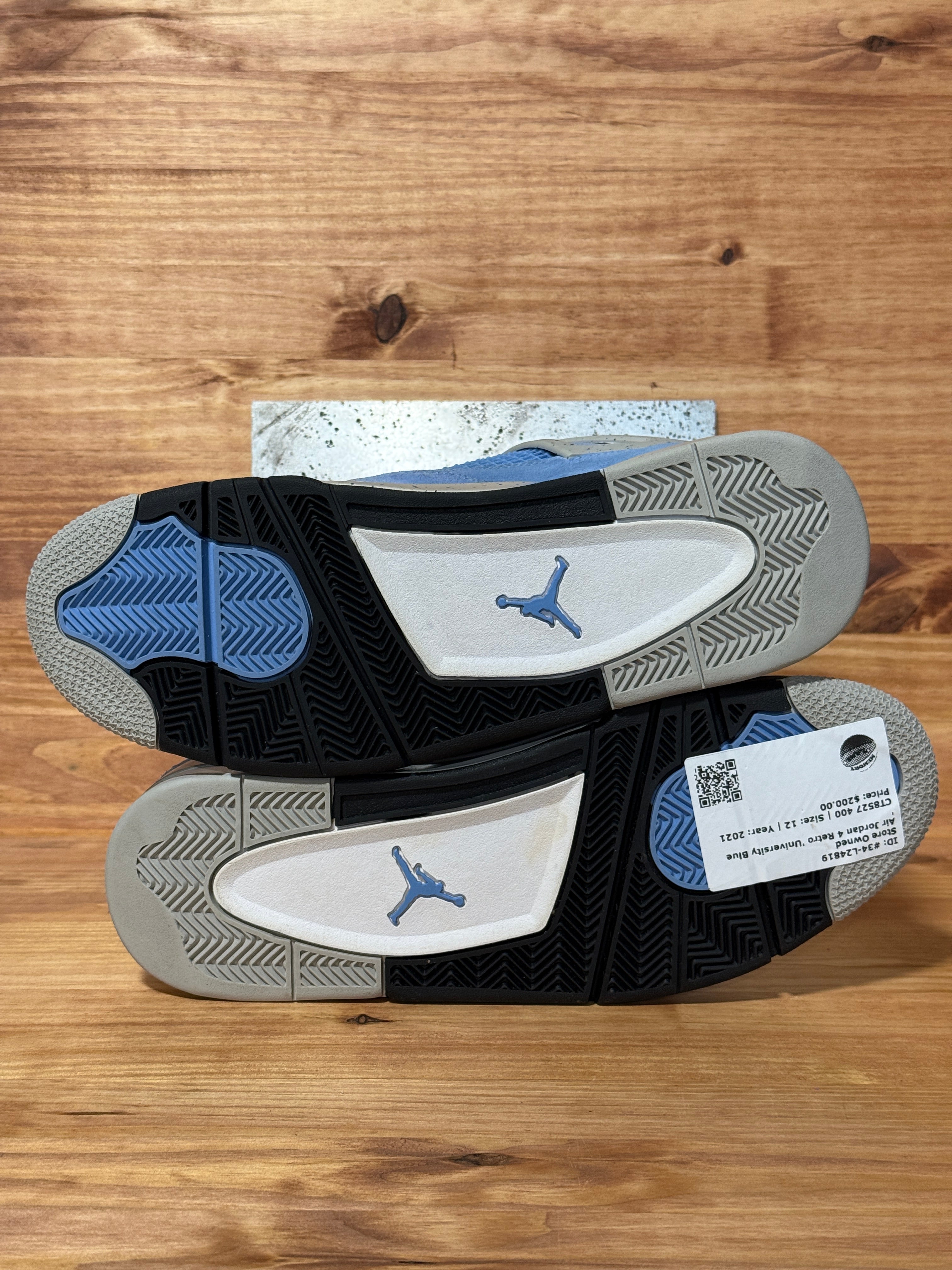 Jordan 4 Retro University Blue