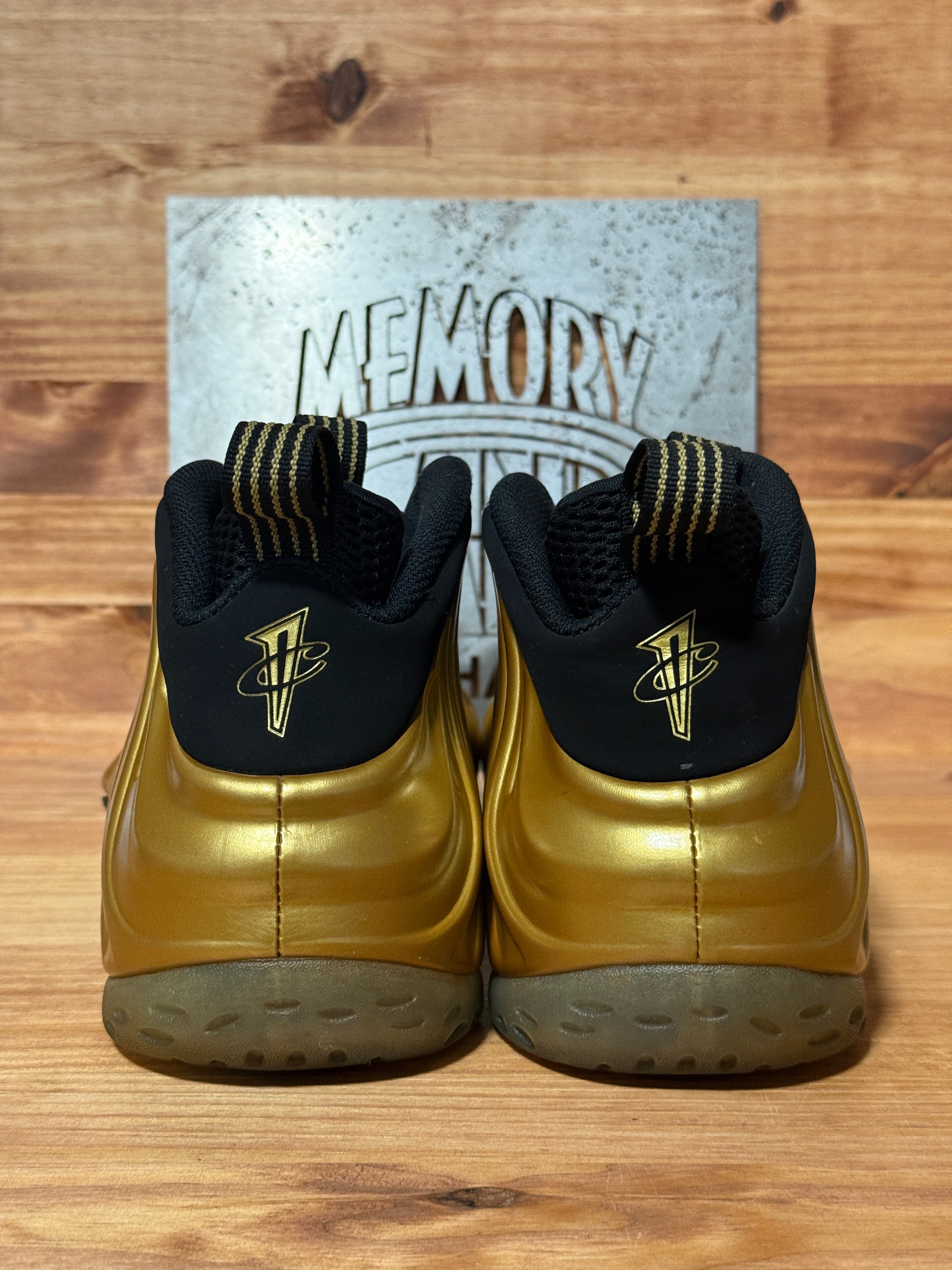 Nike Air Foamposite One Metallic Gold