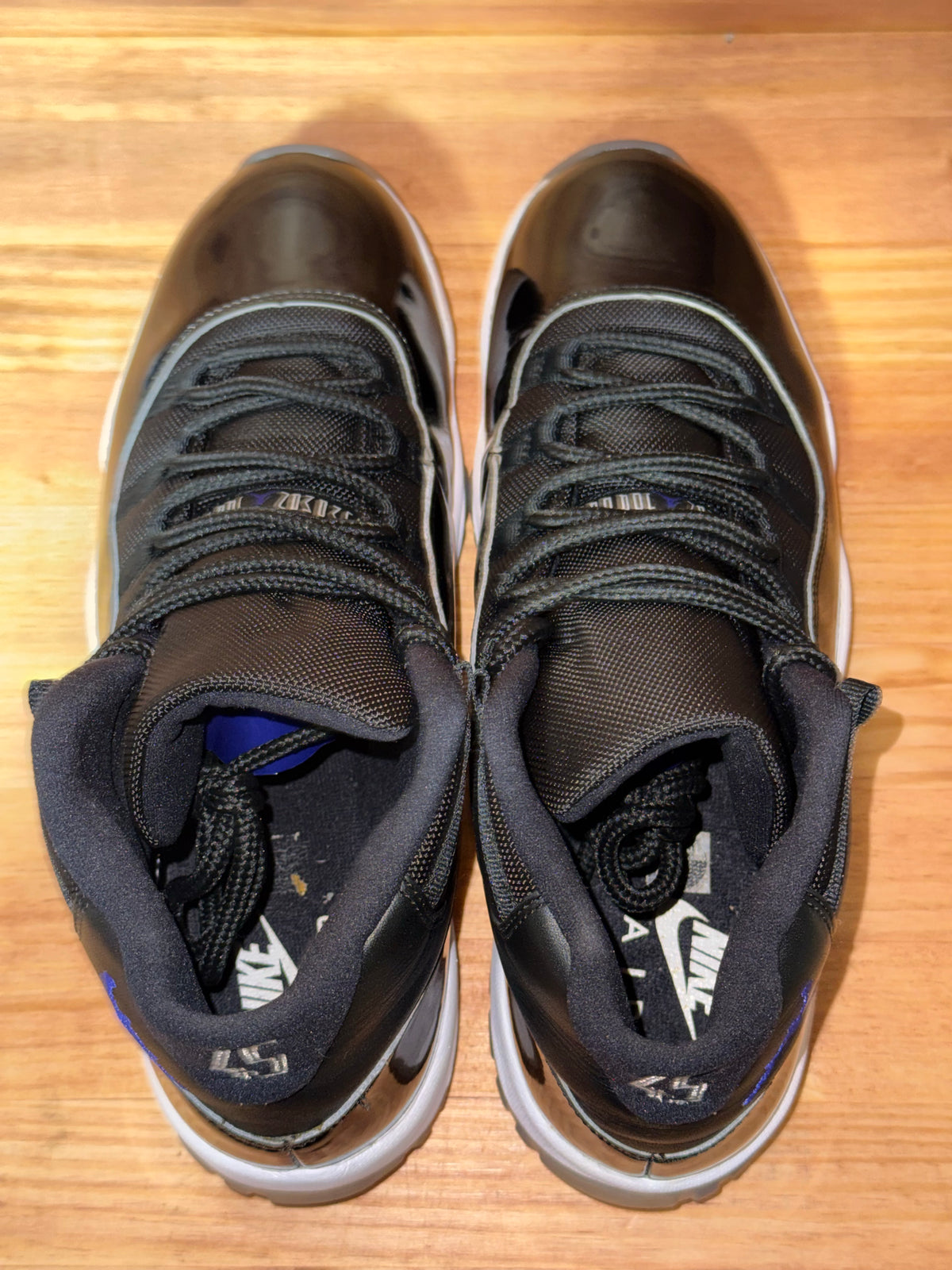Jordan 11 Retro Space Jam (2016)