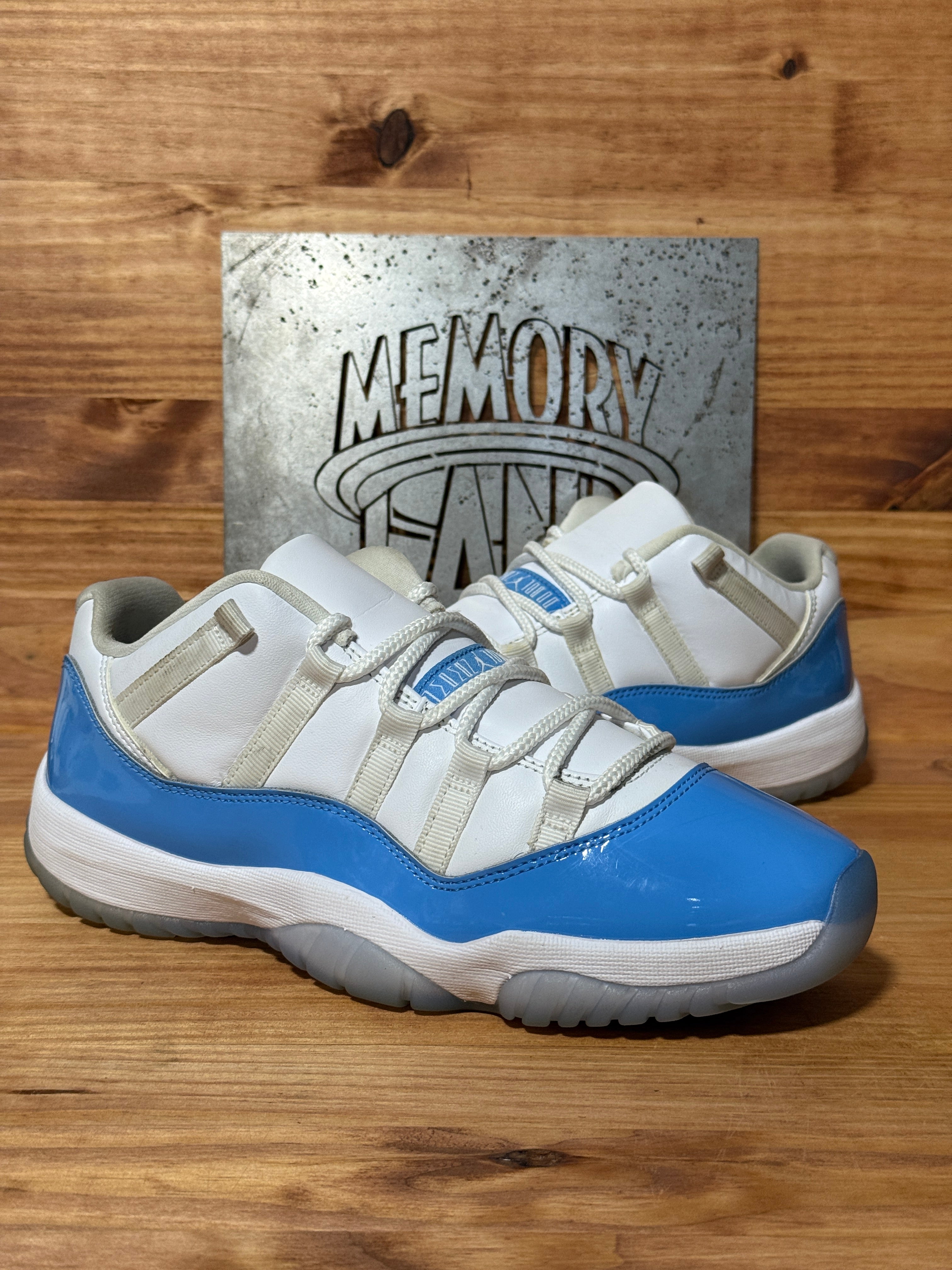 Jordan 11 Retro Low University Blue (2026)