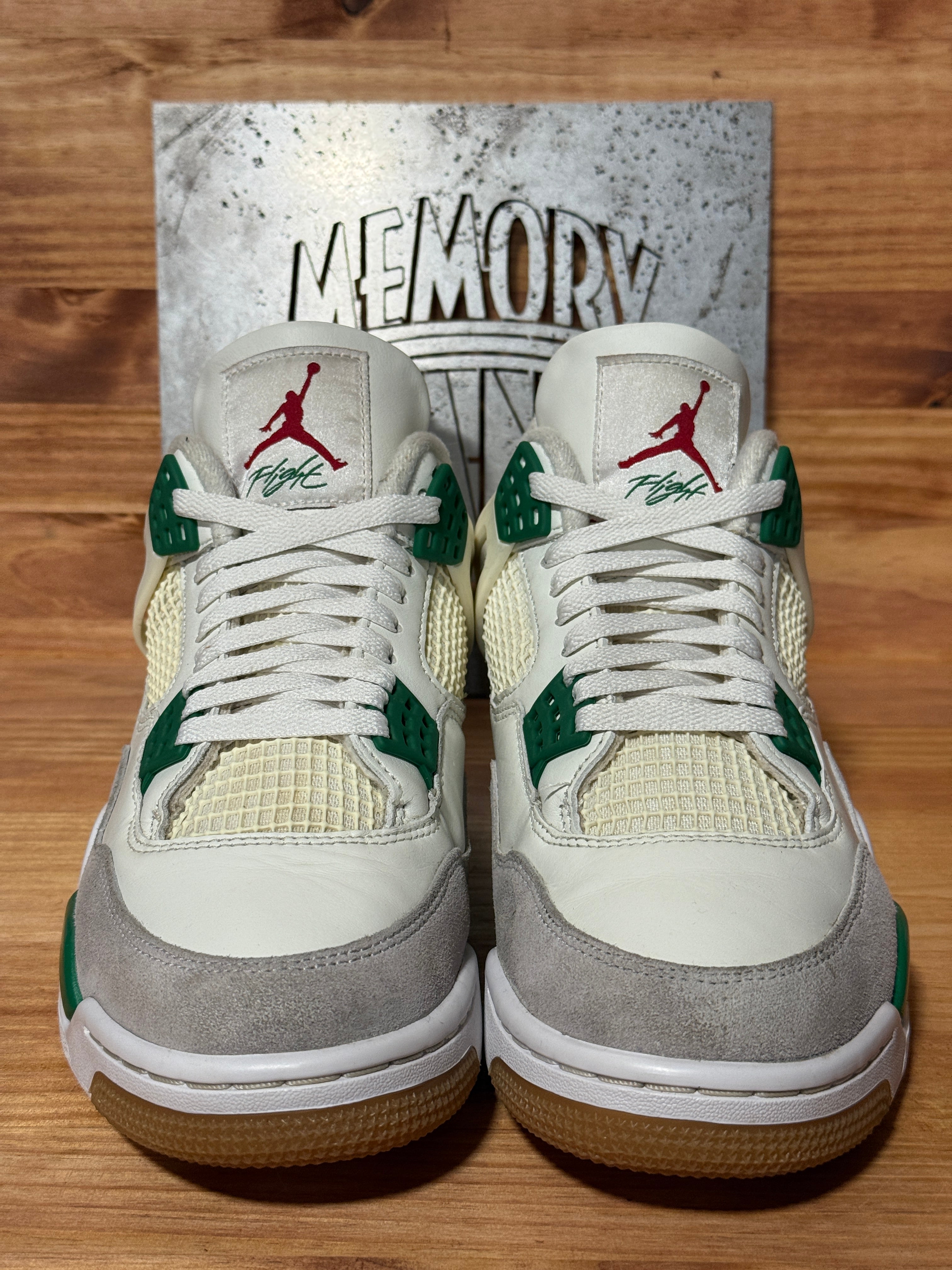 Jordan 4 Retro SB Pine Green