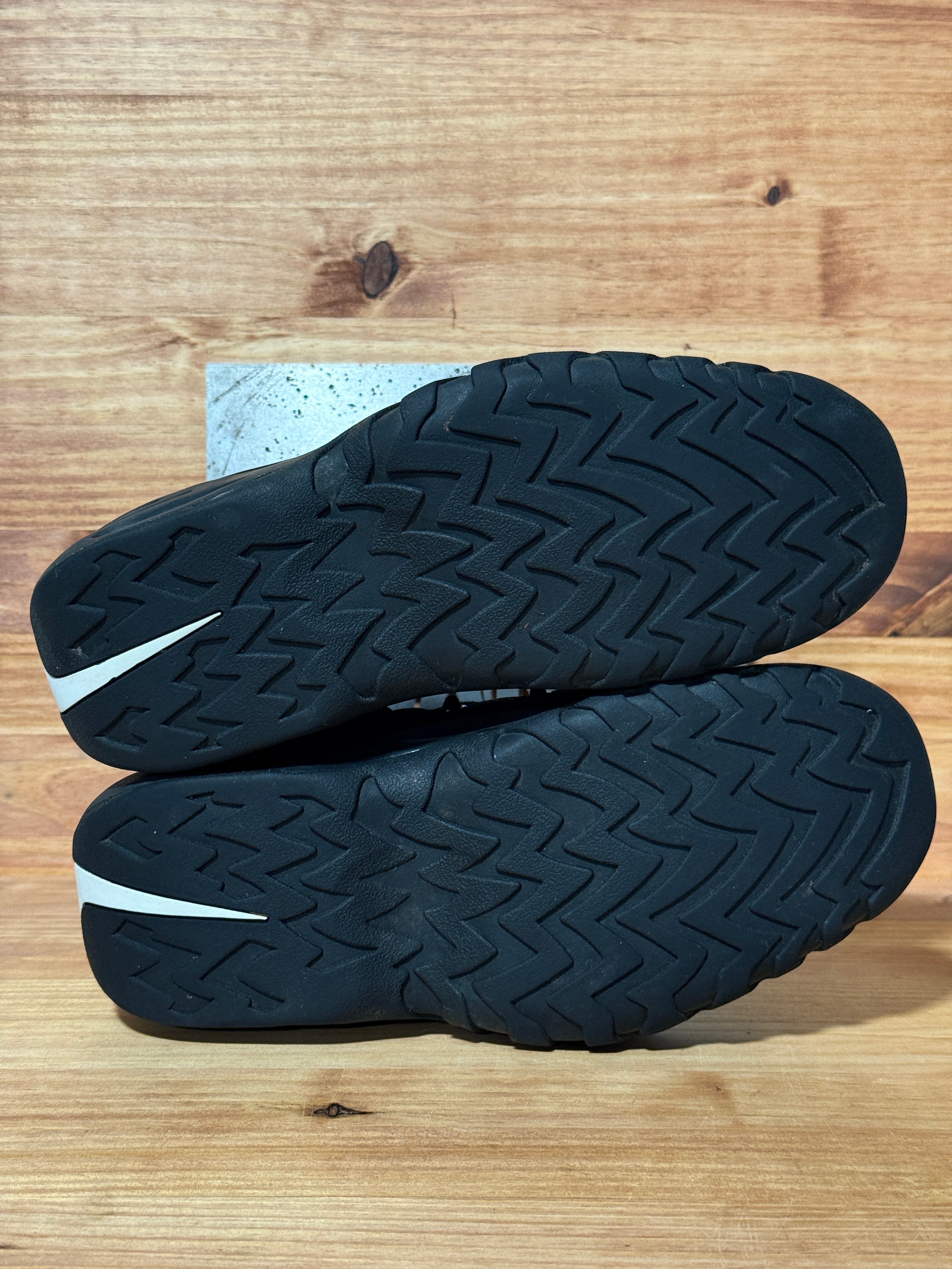 Nike Shake N'Destrukt Black White