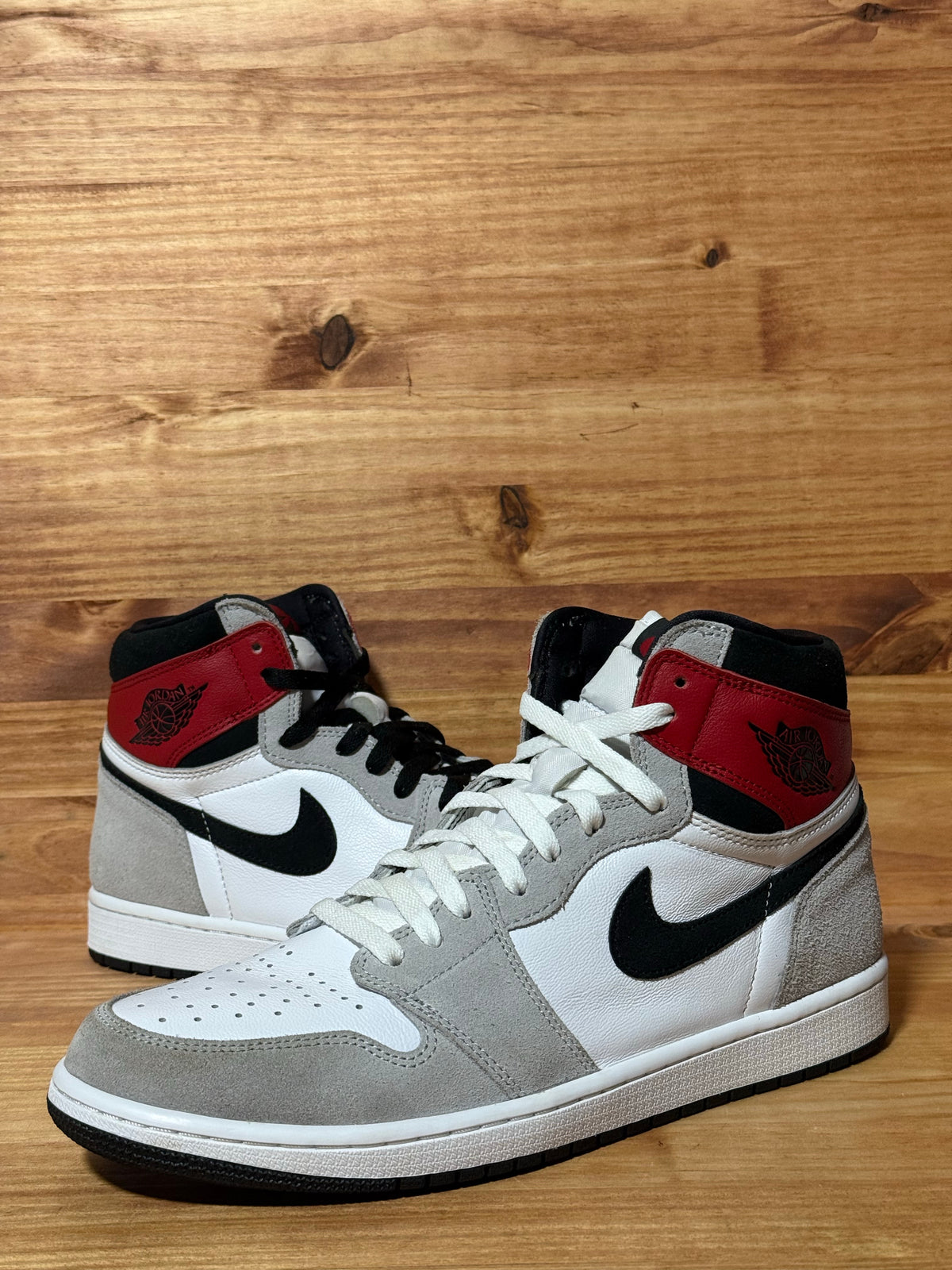 Jordan 1 Retro High Light Smoke Grey
