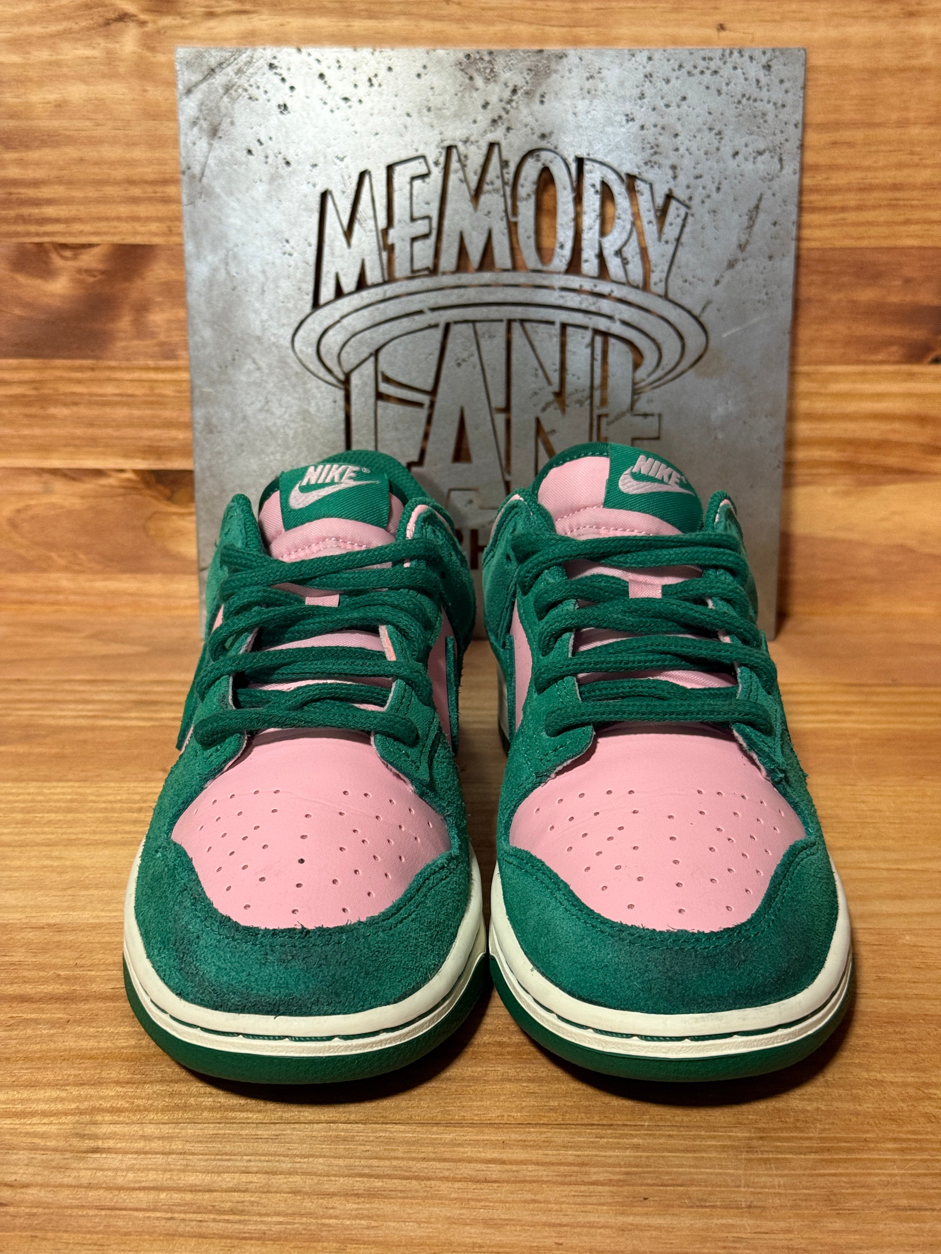 Nike Dunk Low Retro SE Medium Soft Pink Malachite