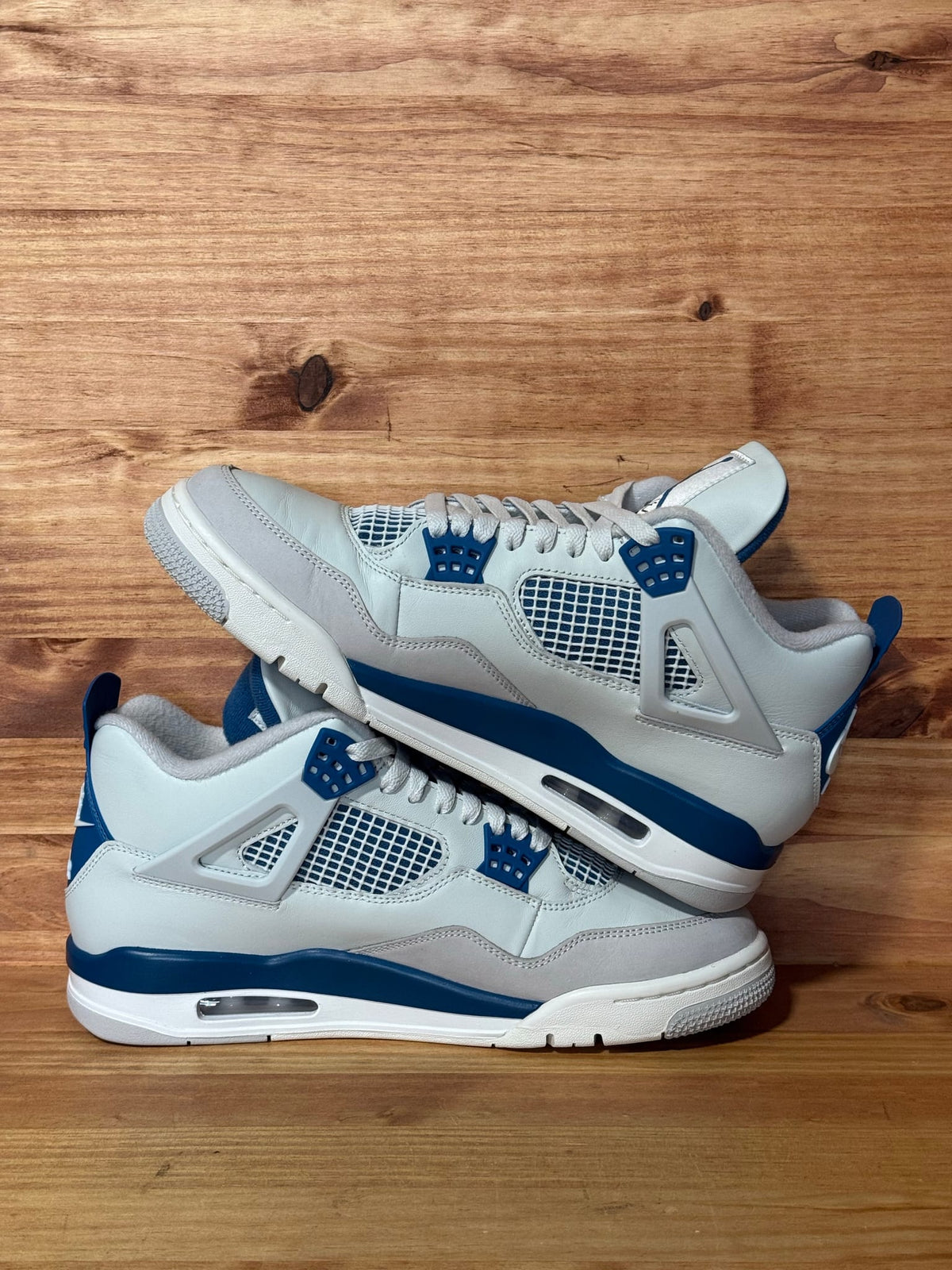 Jordan 4 Retro Military Blue (2024) - Size 10.5