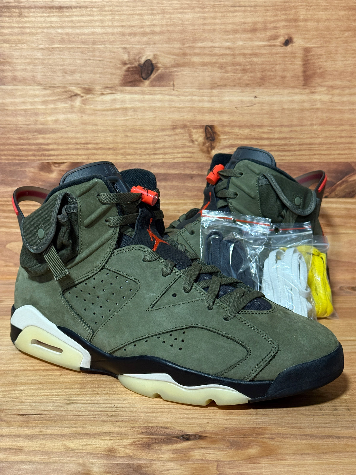 Jordan 6 Retro Travis Scott