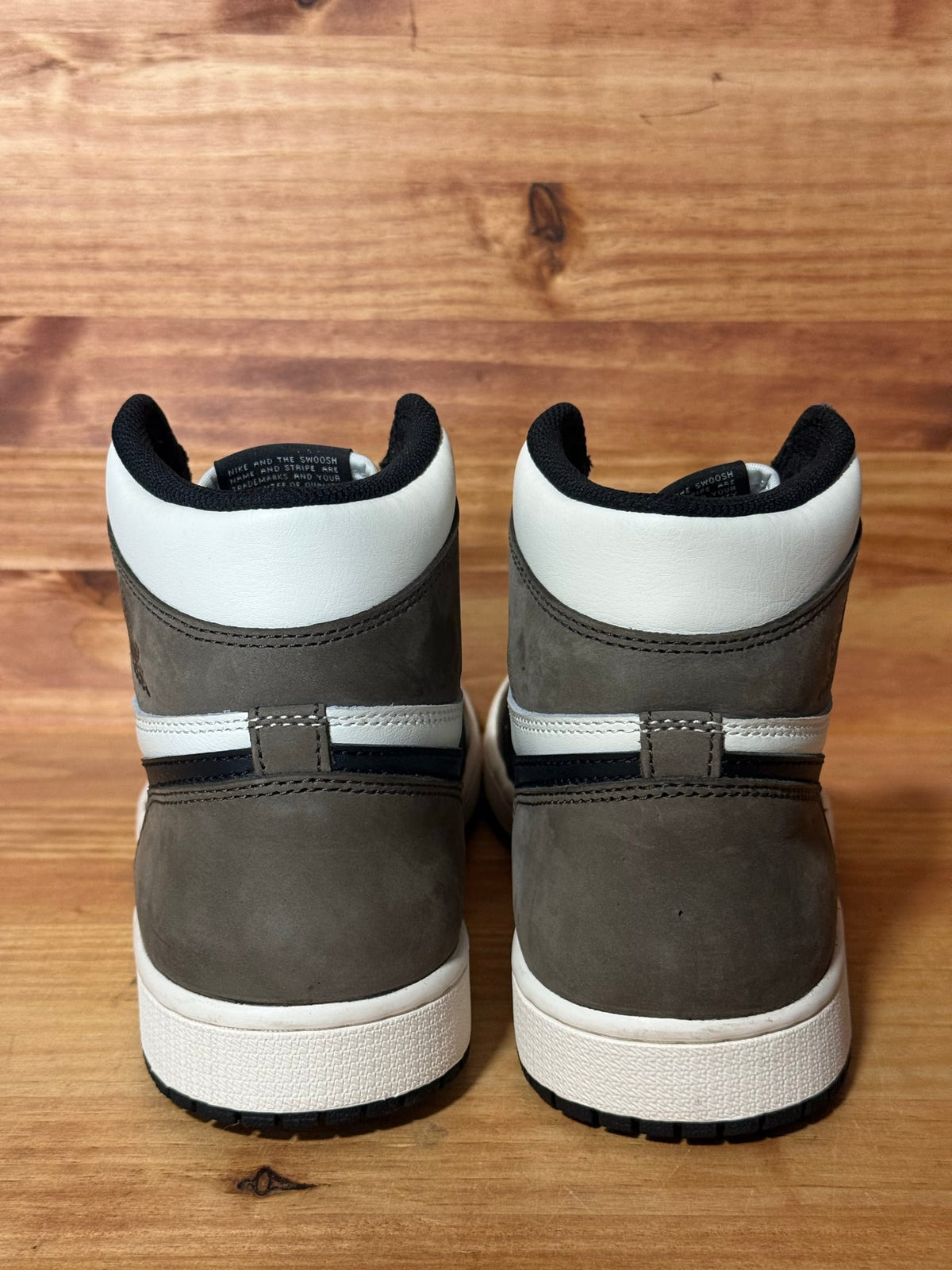 Jordan 1 Retro High Dark Mocha - Size