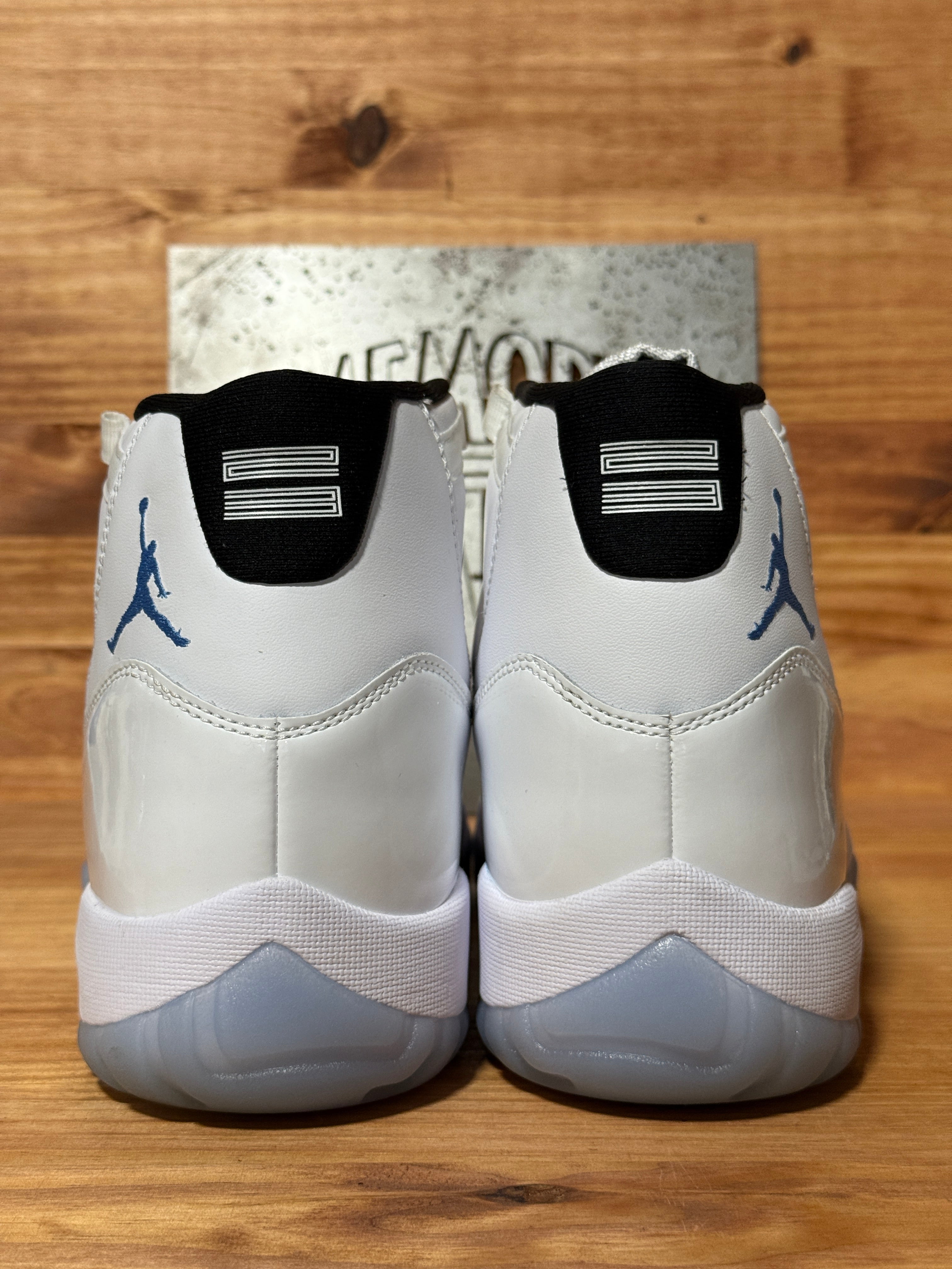 Jordan 11 Retro Legend Blue (2024)