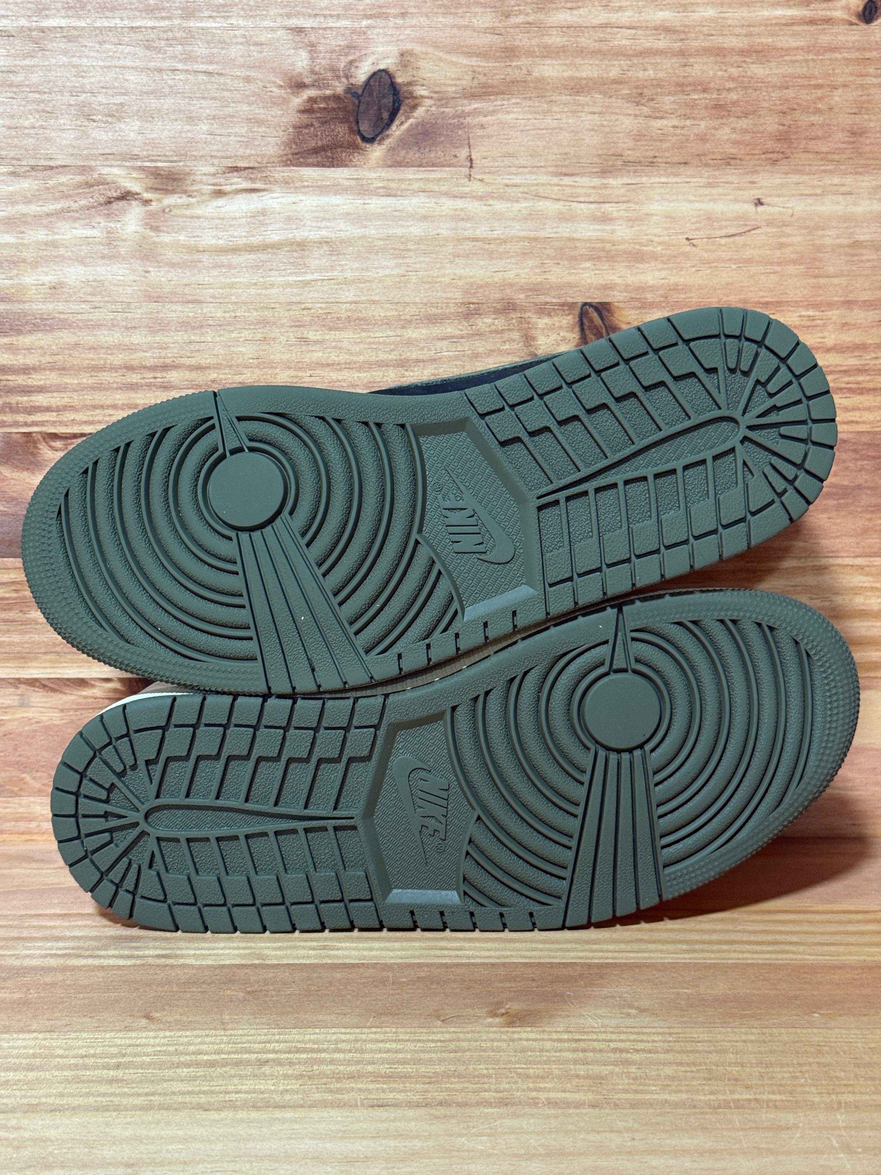 Jordan 1 Retro Low OG SP Travis Scott Olive (Women's)