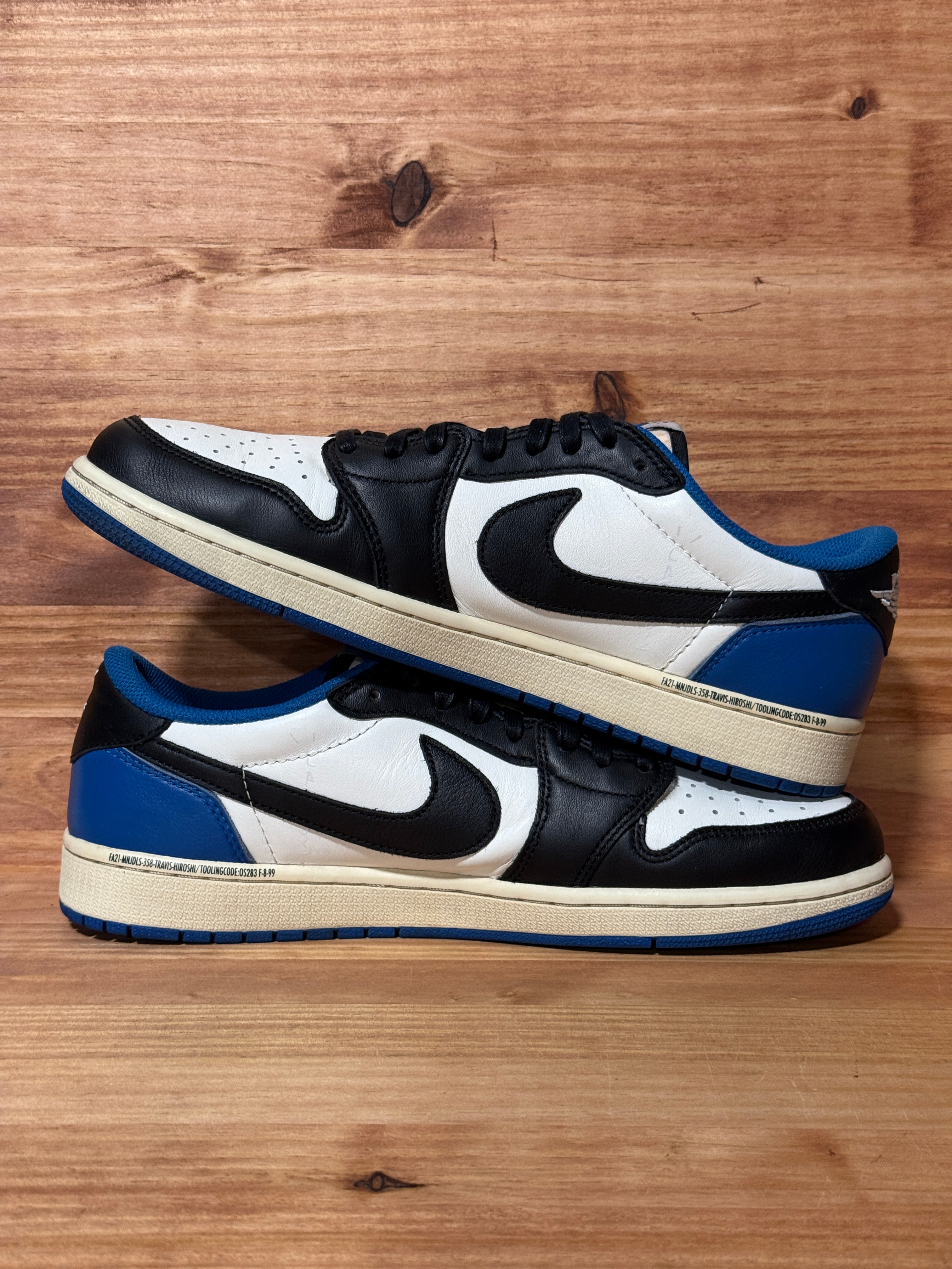 Jordan 1 Retro Low OG SP Fragment x Travis Scott