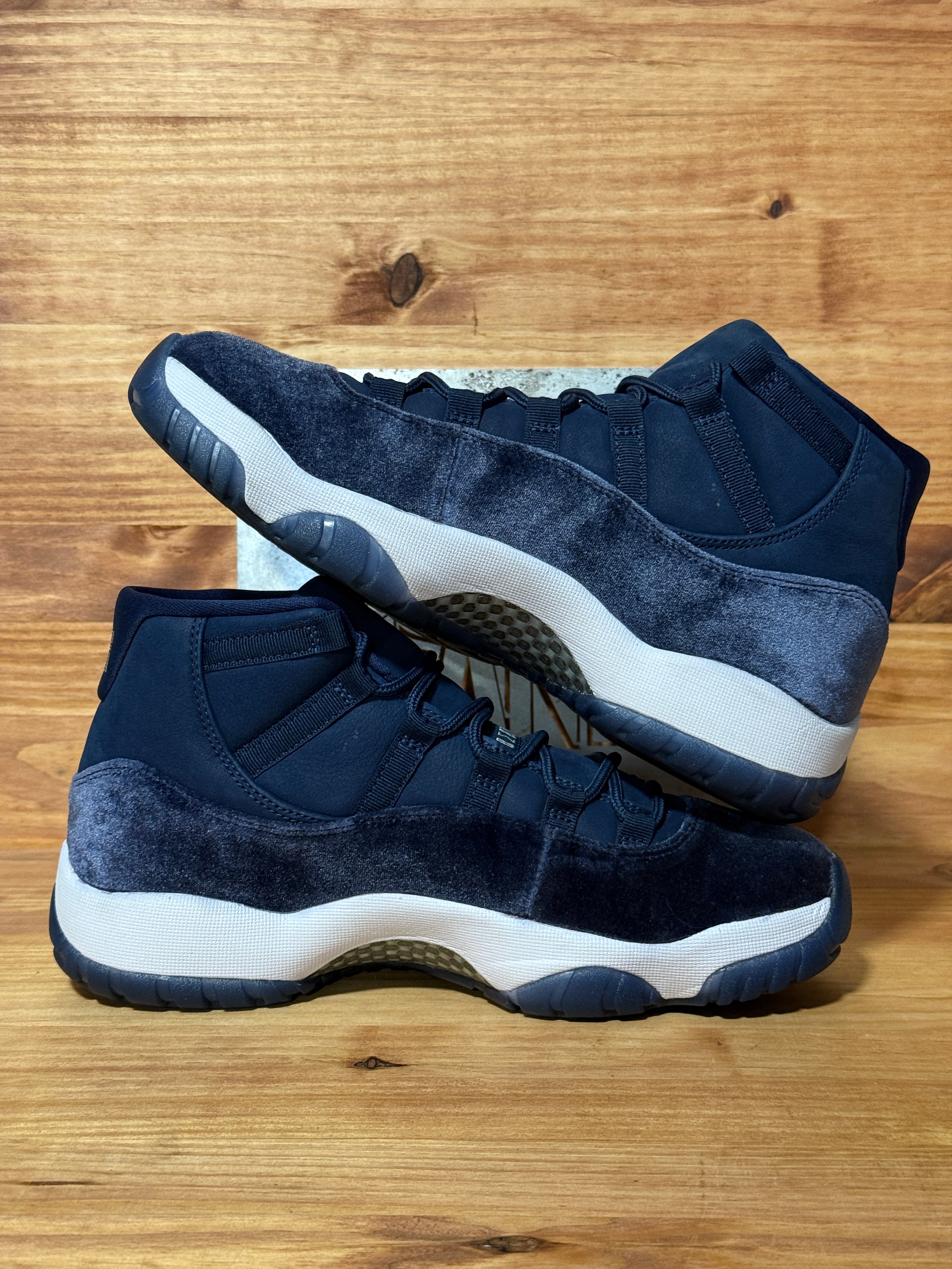 Jordan 11 Retro Midnight Navy (Women's)