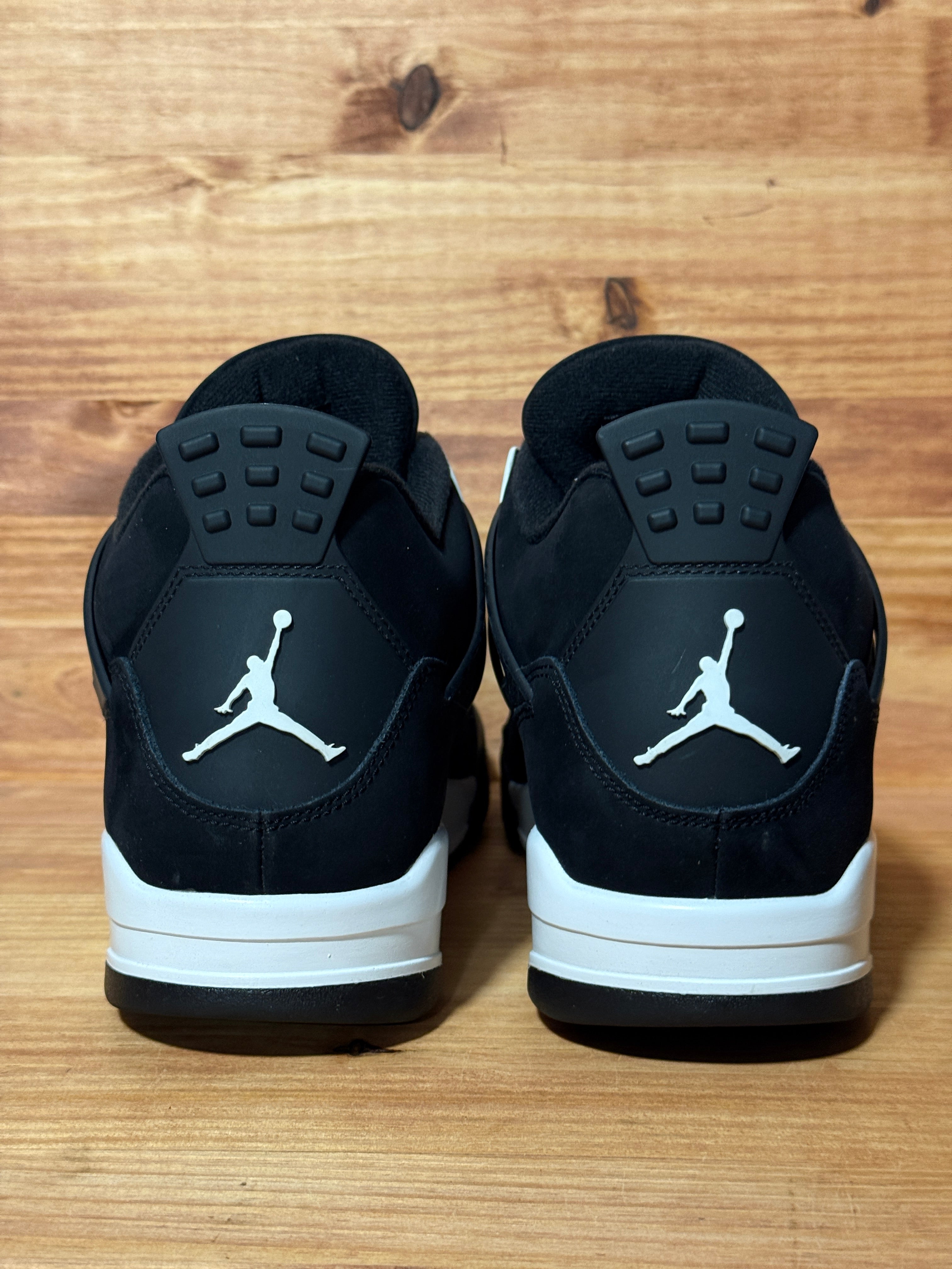 Jordan 4 Retro White Thunder