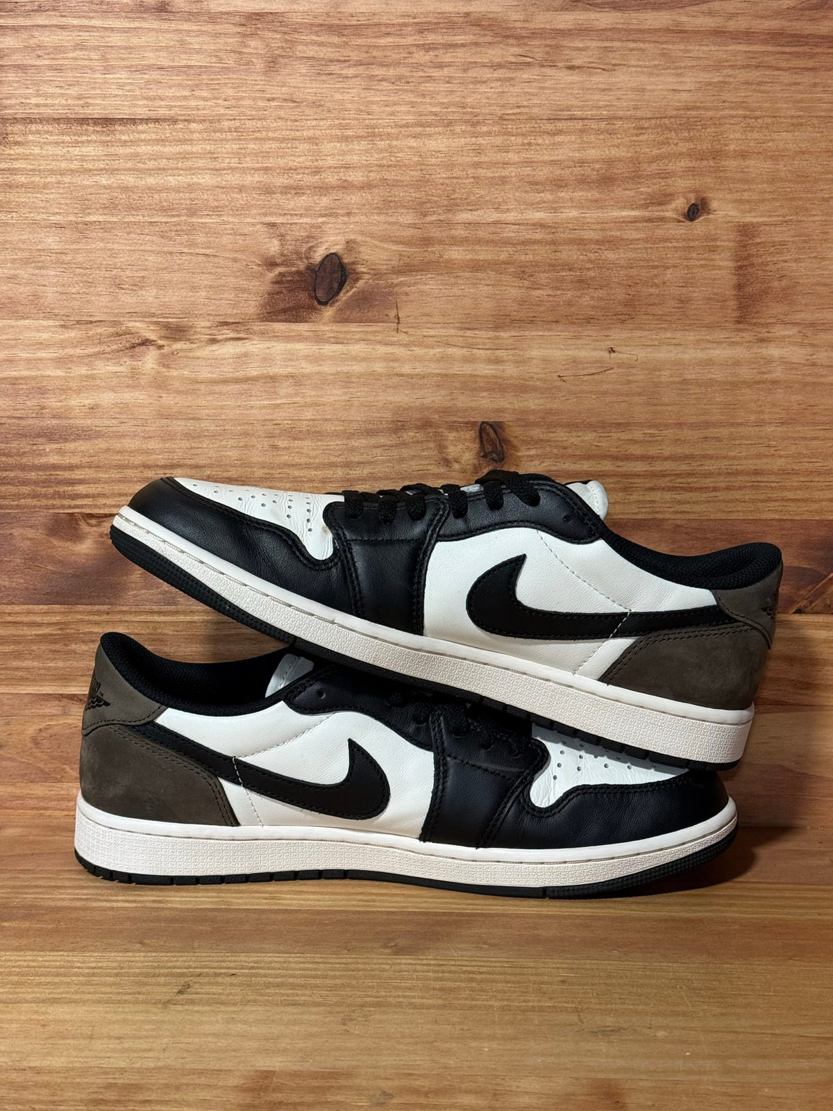 Jordan 1 Retro Low OG Mocha - Size 11