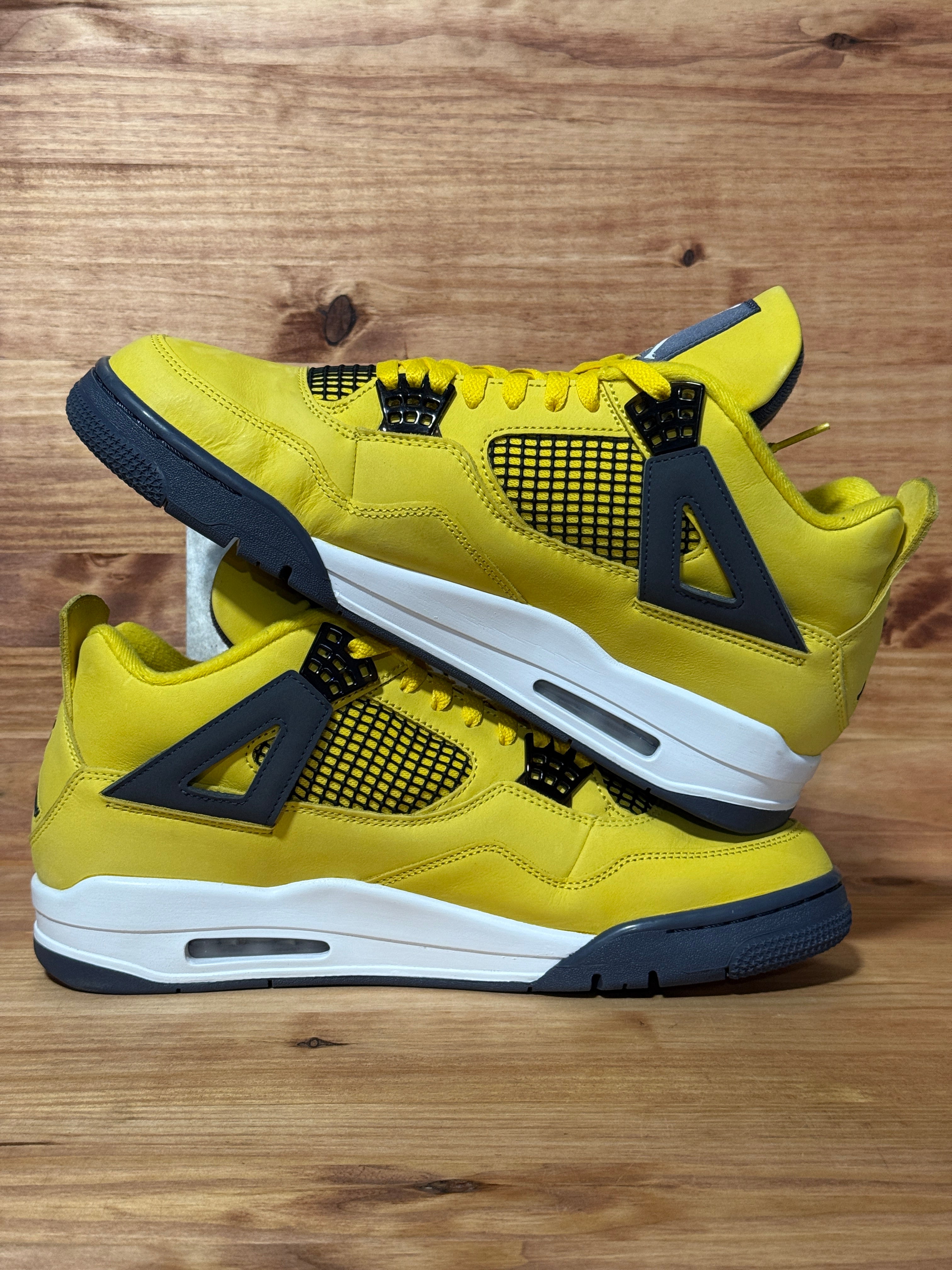 Jordan 4 Retro Lightning (2021)
