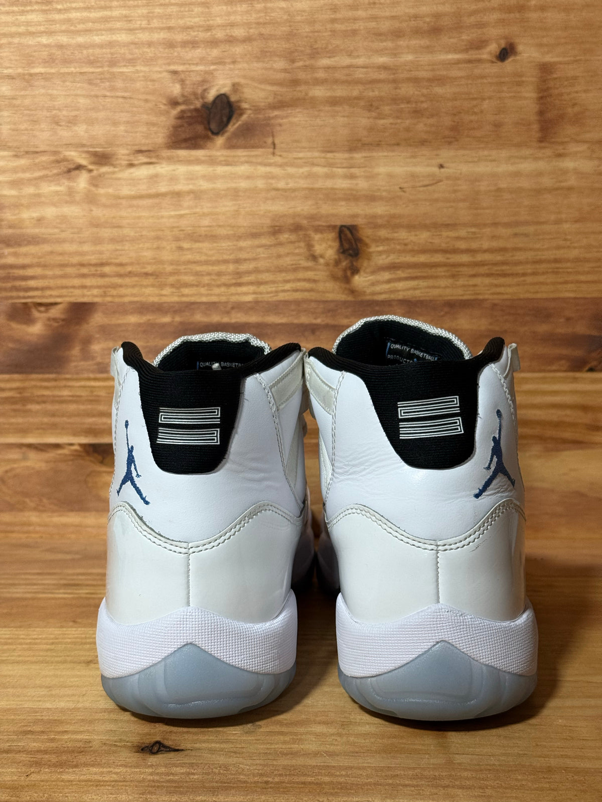Jordan 11 Retro Legend Blue (2024) - Size 9