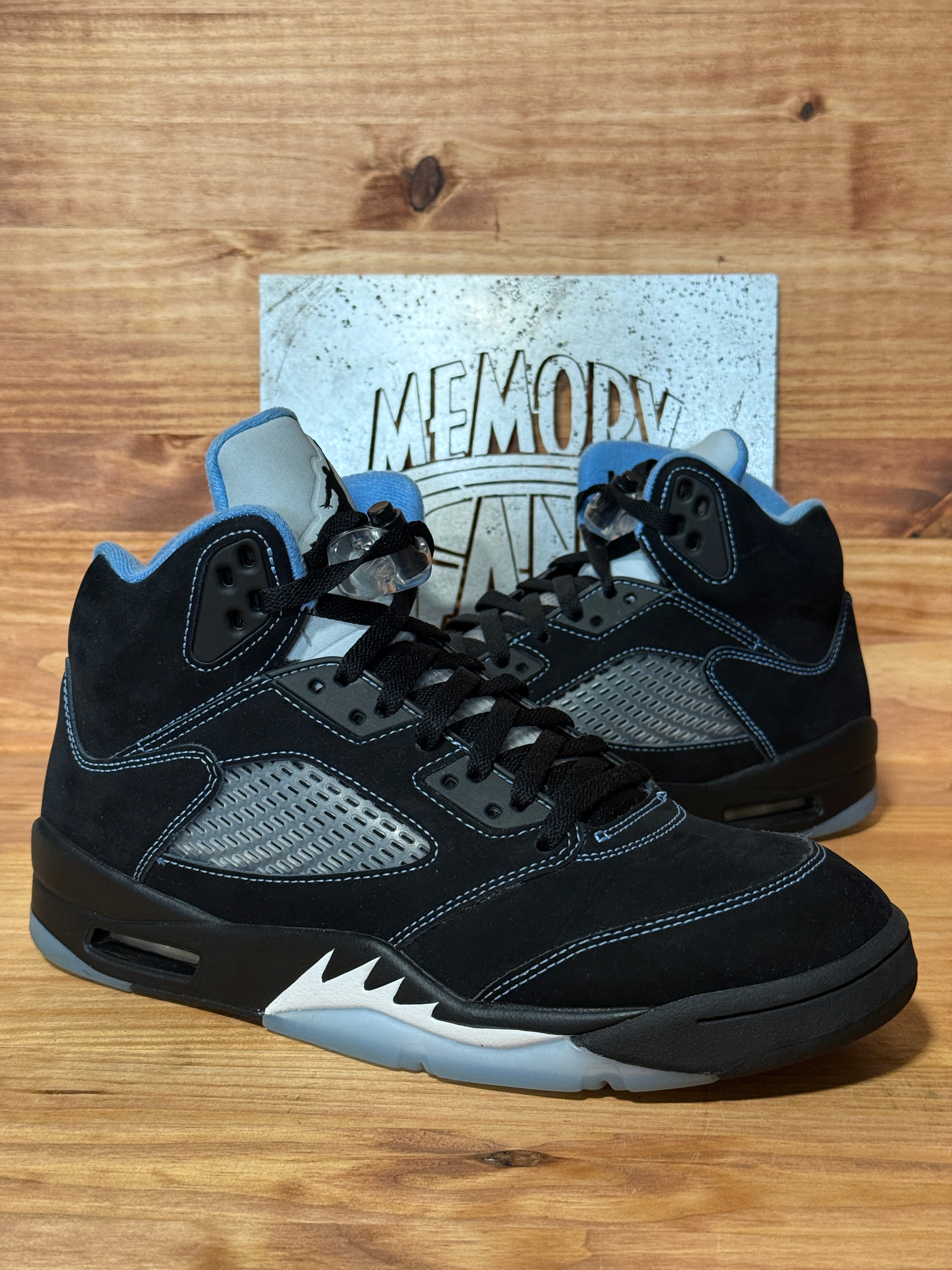Jordan 5 Retro Black University Blue (2026)