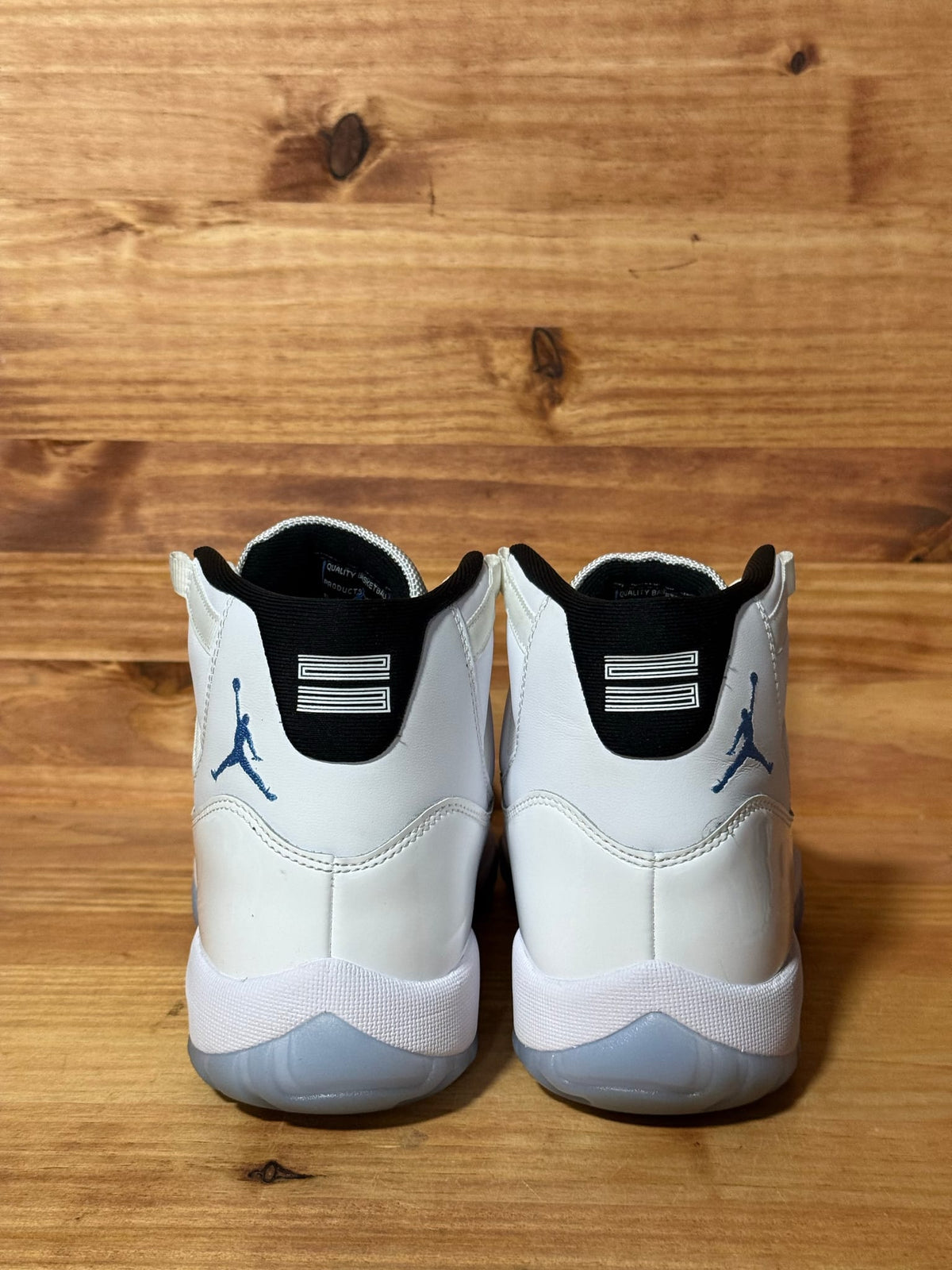 Jordan 11 Retro Legend Blue (2024) - Size 8