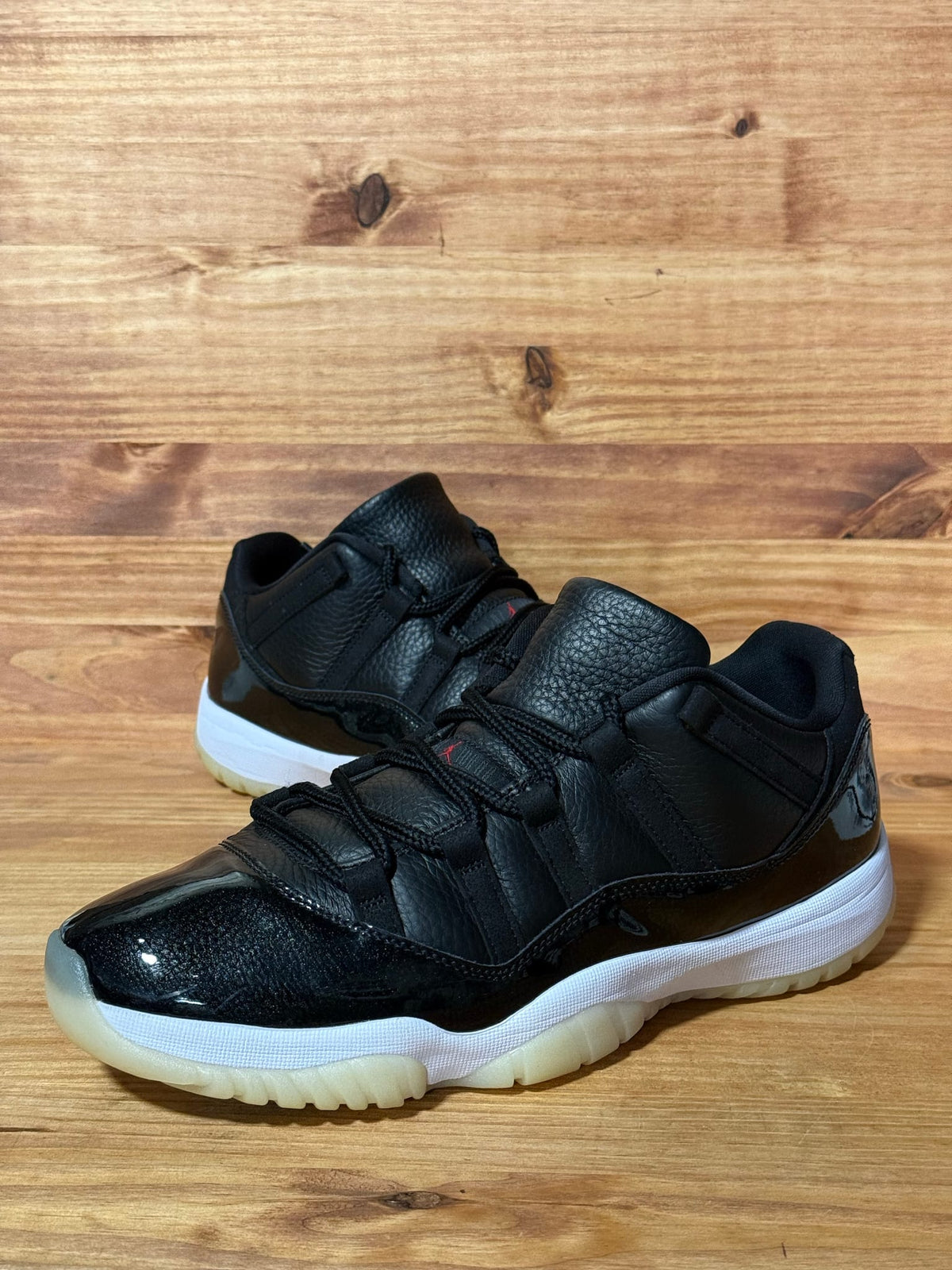 Jordan 11 Retro Low 72-10 - Size 11