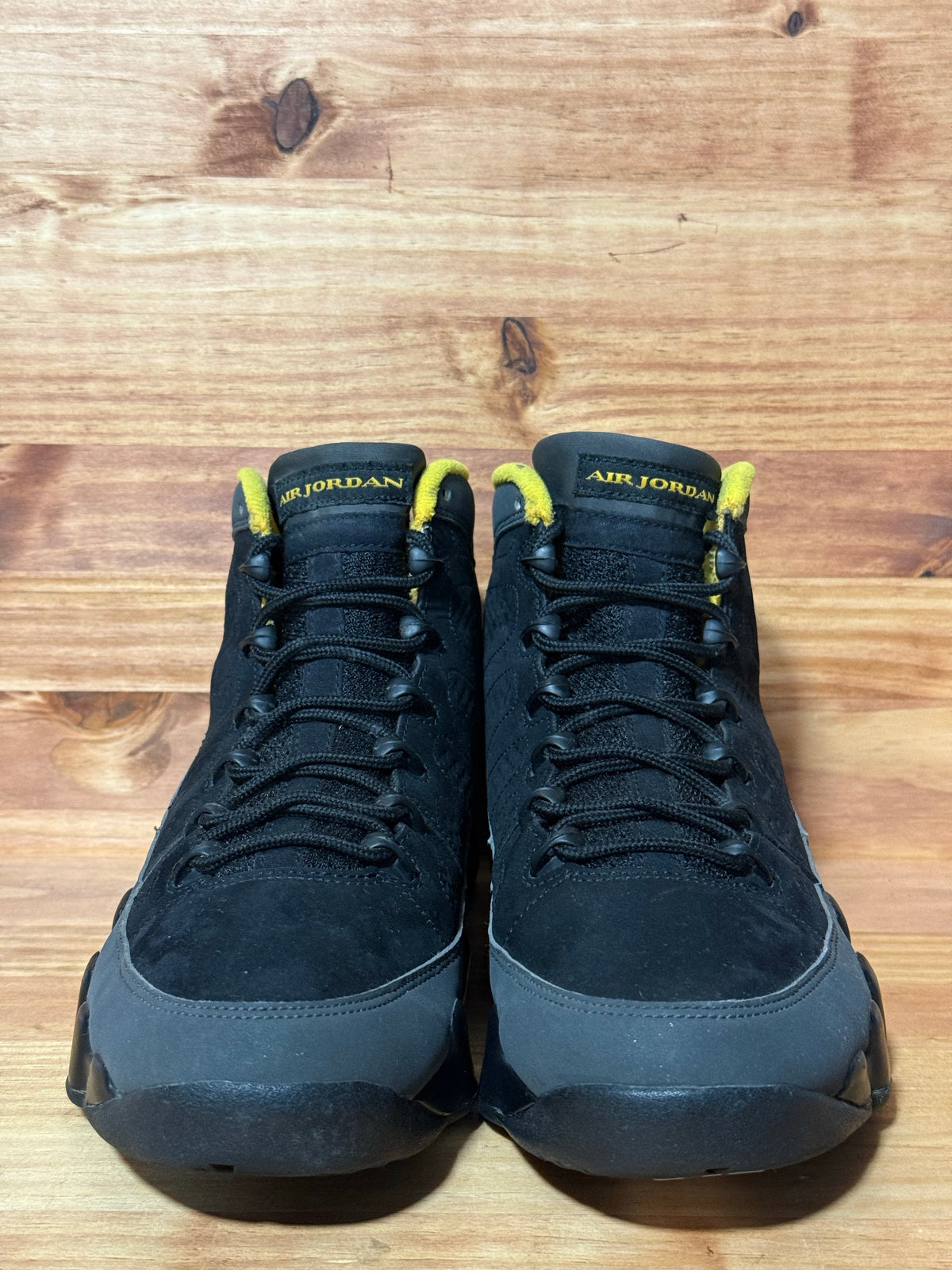 Jordan 9 Retro Dark Charcoal University Gold