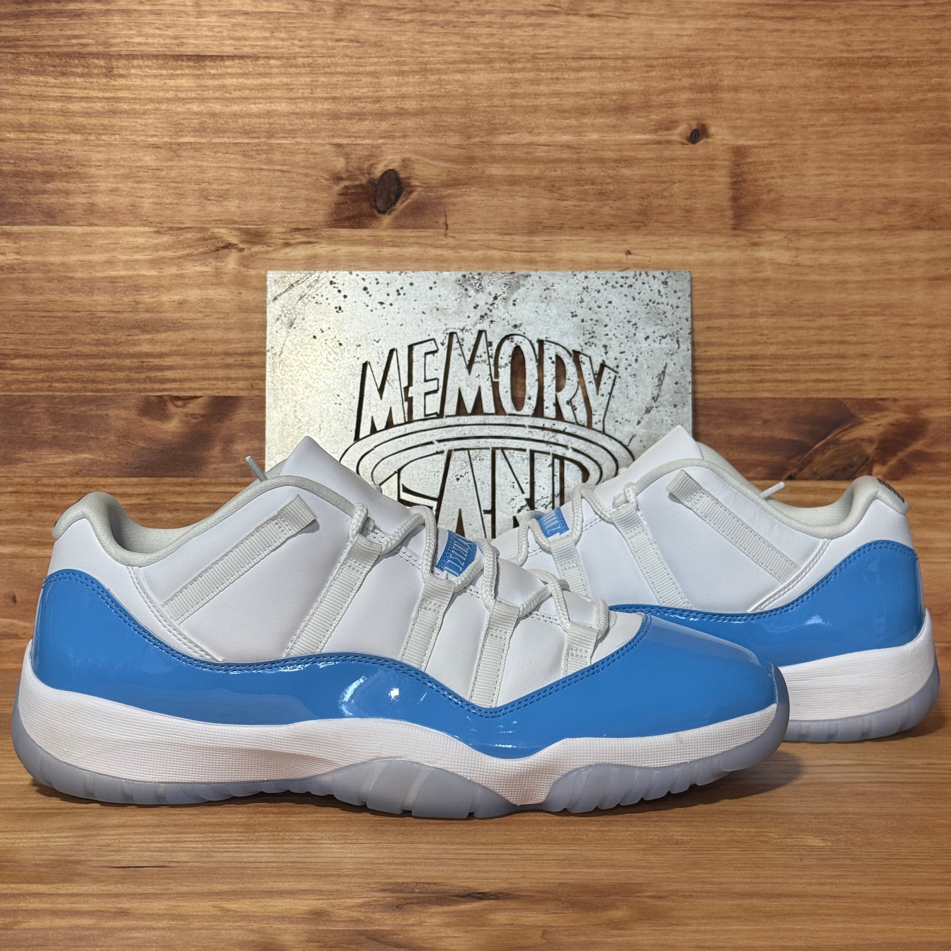 Jordan 11 Retro Low University Blue (2026)