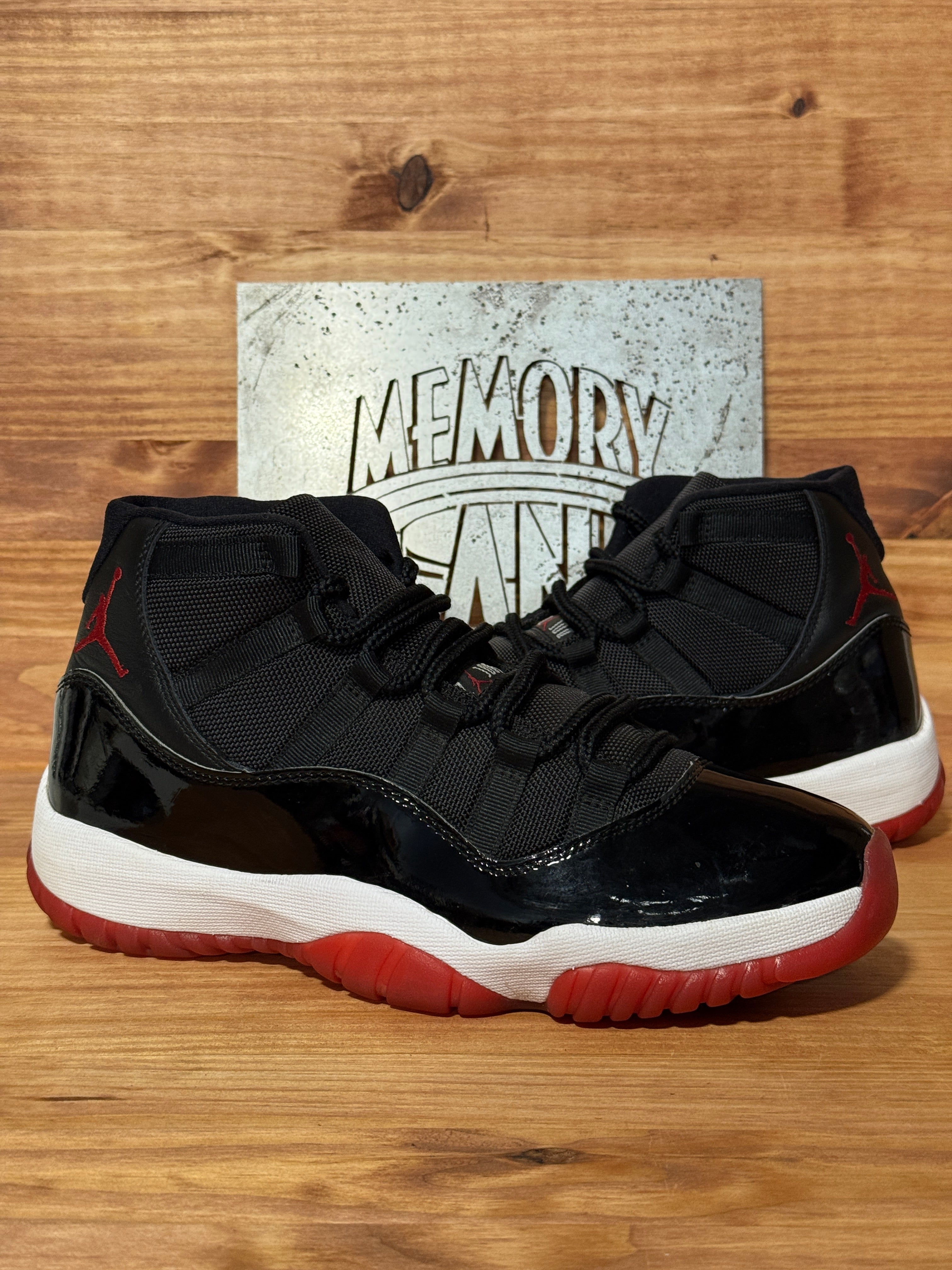Jordan 11 Retro Playoffs Bred (2019)