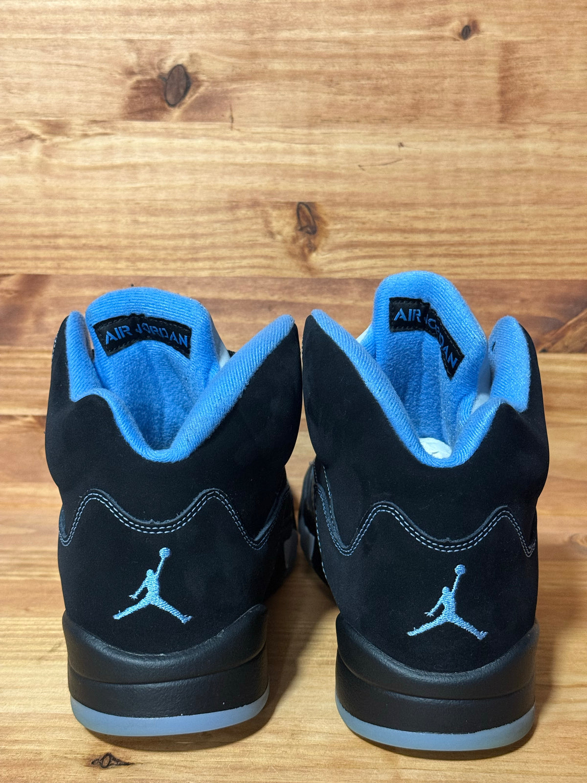 Jordan 5 Retro Black University Blue (2026)