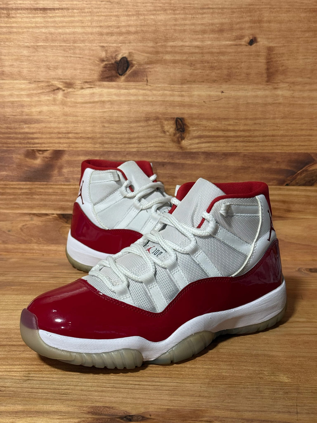 Jordan 11 Retro Cherry (2022) - Size 8.5