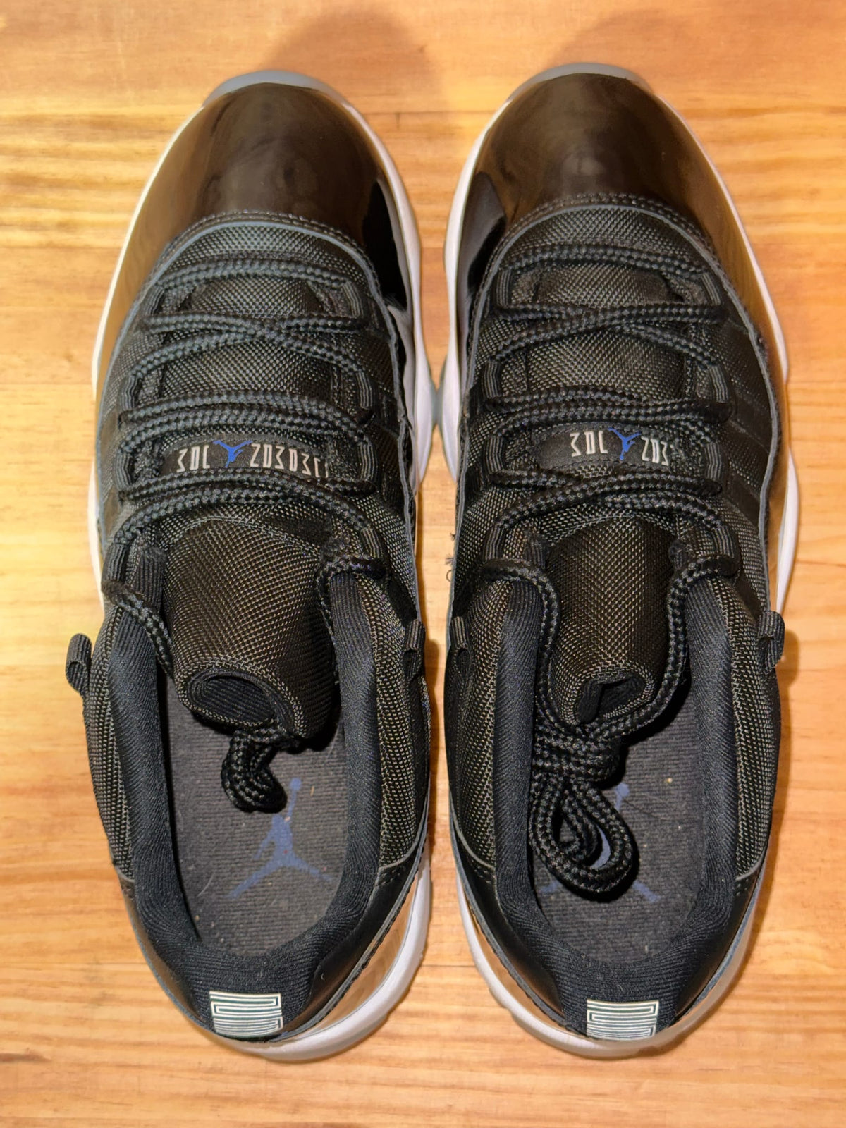 Jordan 11 Retro Low Space Jam - Size 9.5