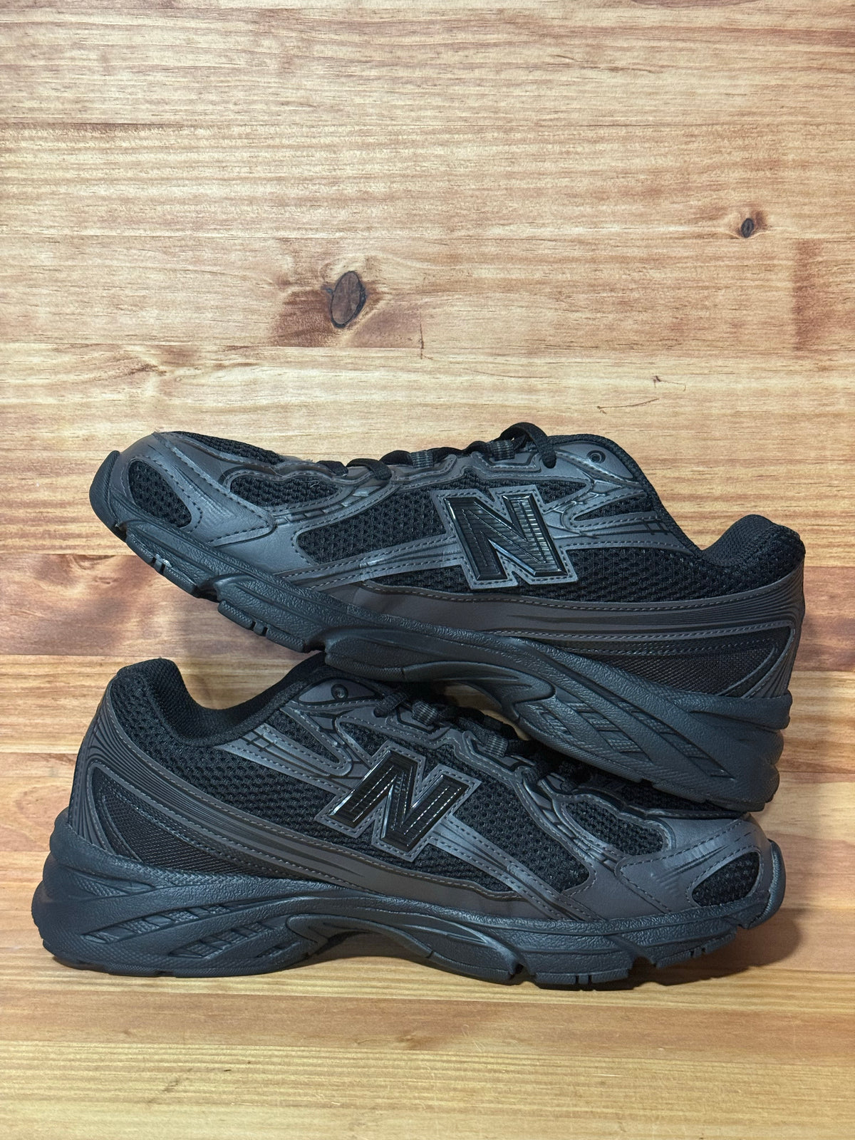 New Balance 740 Triple Black