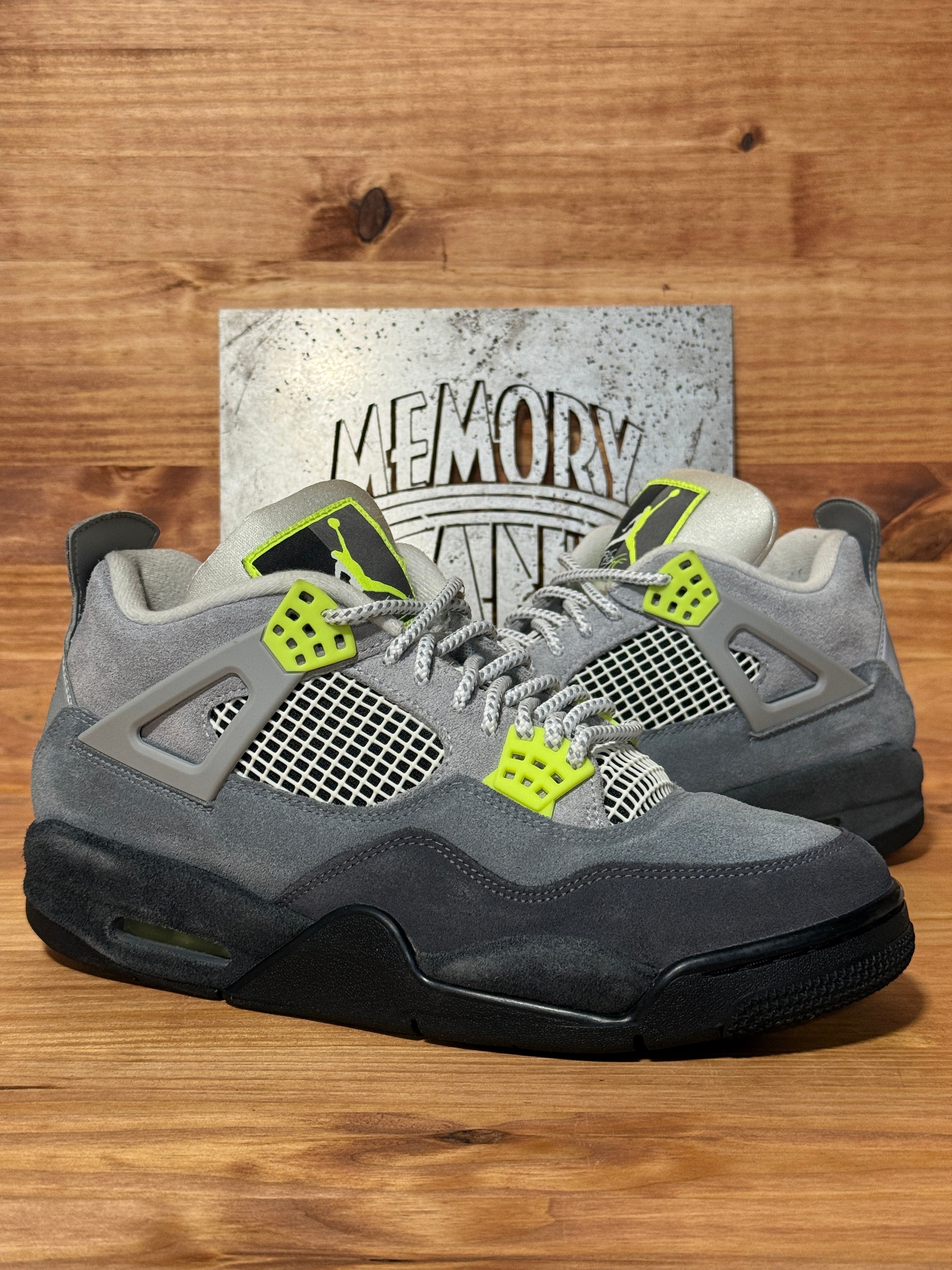 Jordan 4 Retro SE 95 Neon