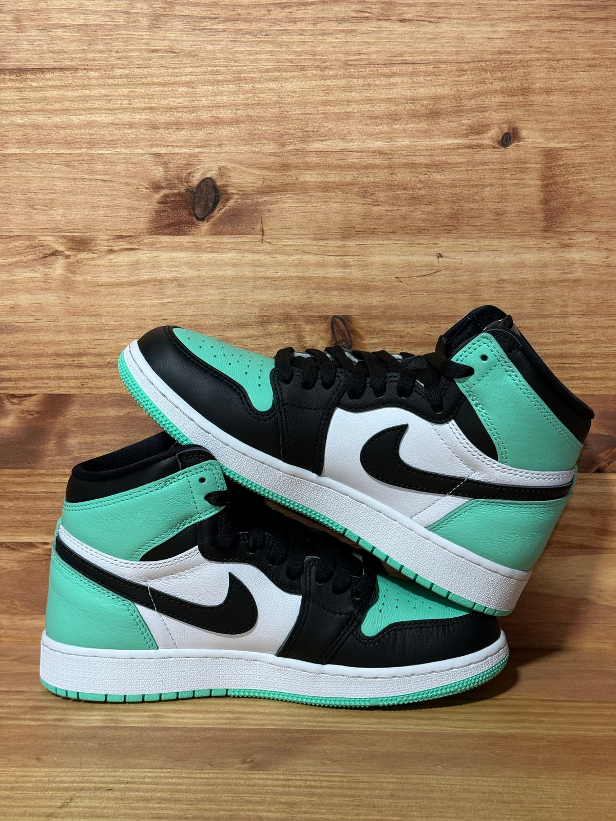 Jordan 1 Retro High OG Green Glow (GS)