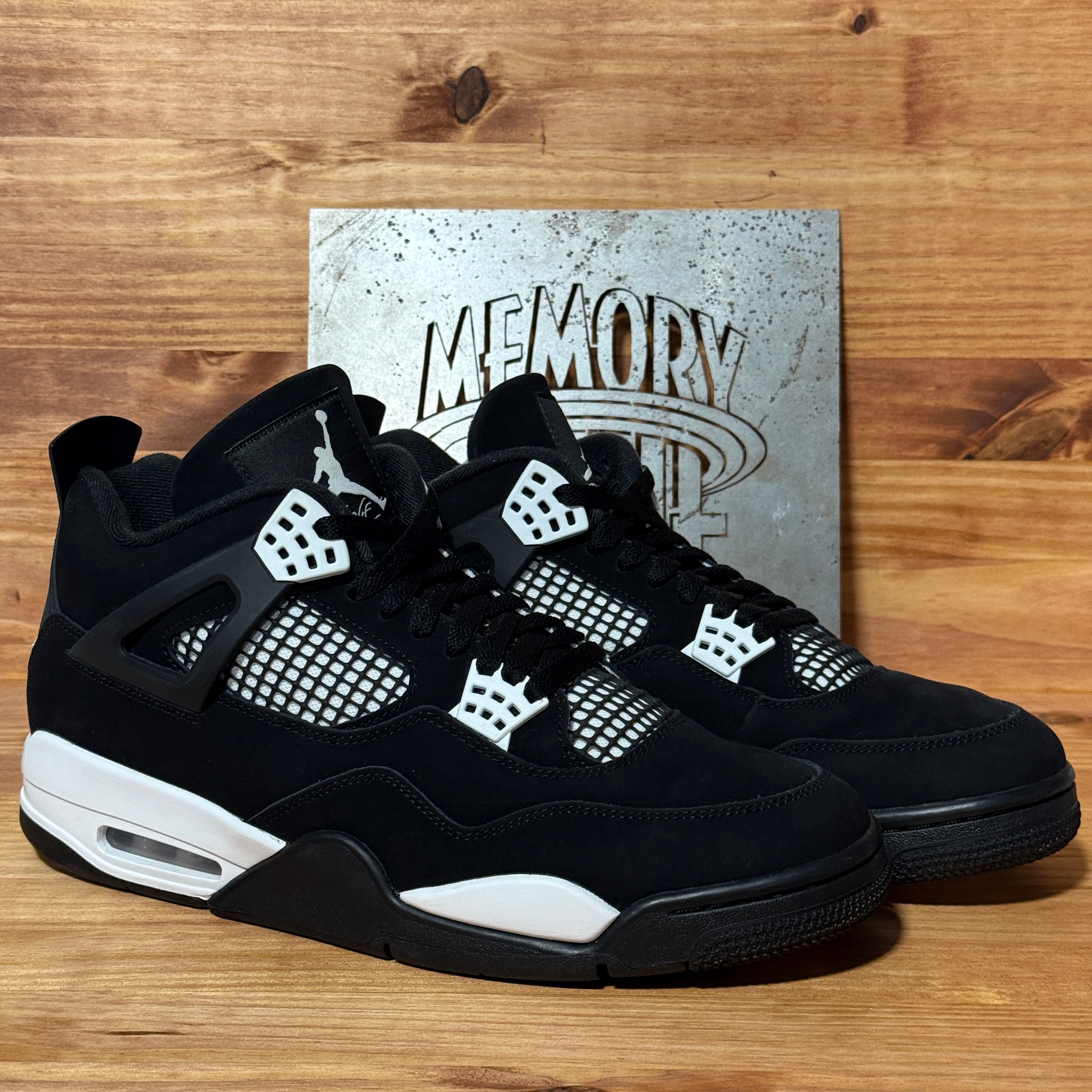 Jordan 4 Retro White Thunder