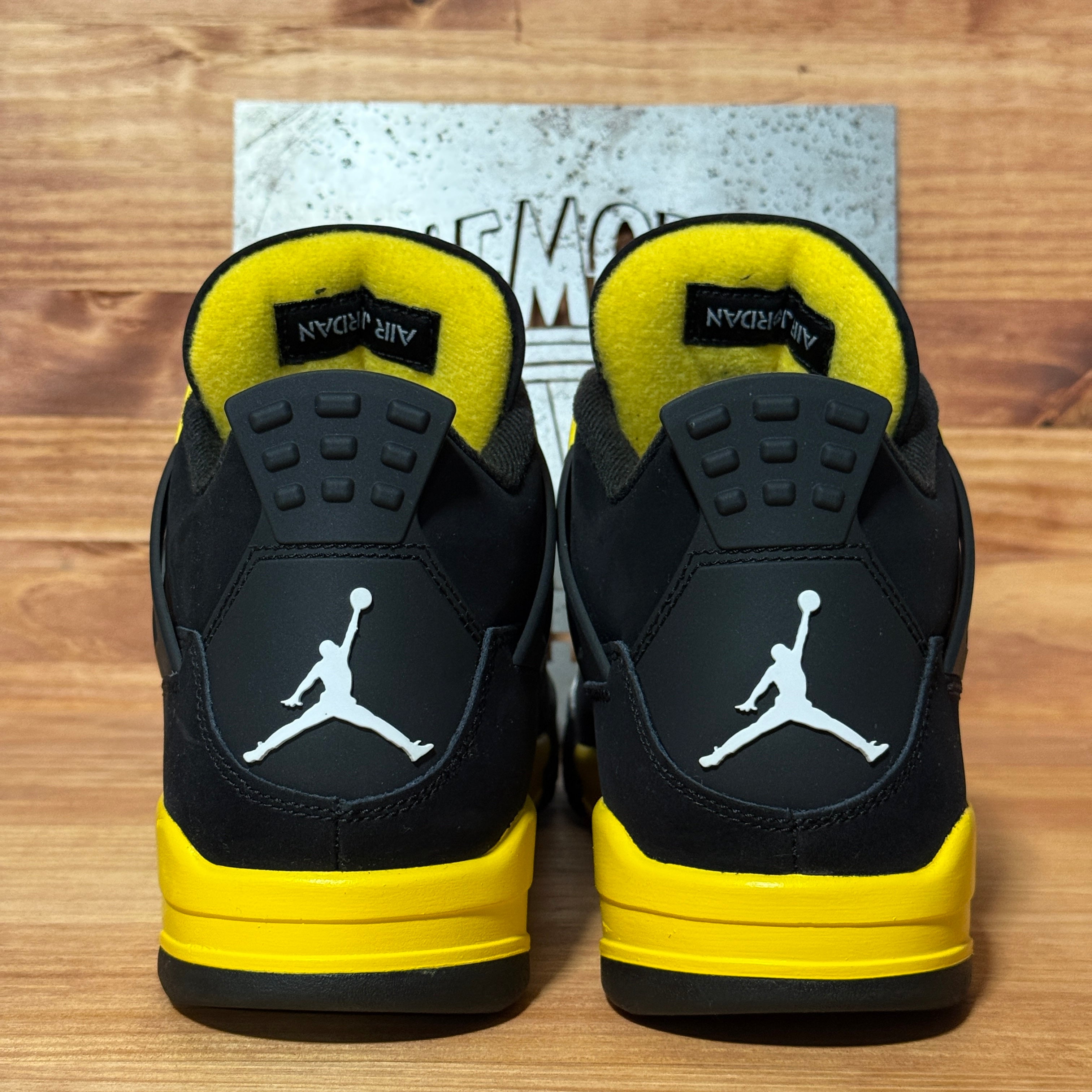 Jordan 4 Retro Thunder (2023)